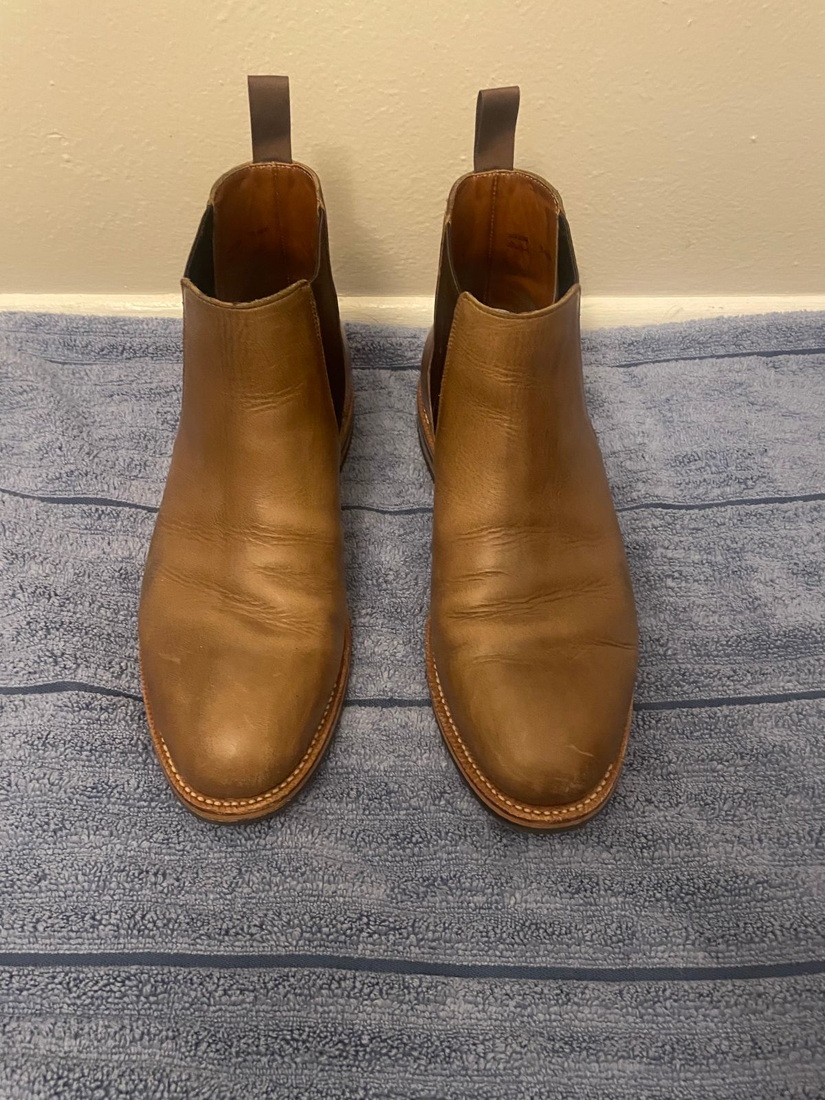 Photo by SkoBuffs23 on December 6, 2025 of the Grant Stone Chelsea Boot in Horween Dune Chromexcel.