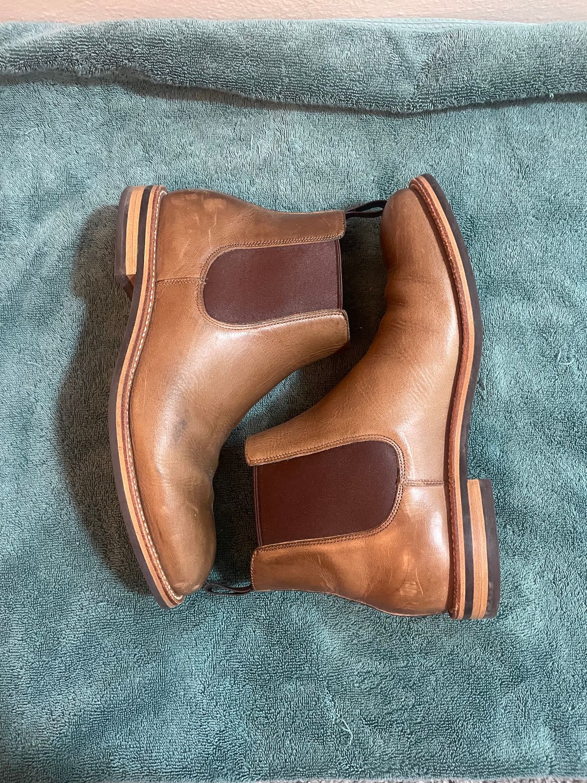 Photo by SkoBuffs23 on January 6, 2026 of the Grant Stone Chelsea Boot in Horween Dune Chromexcel.