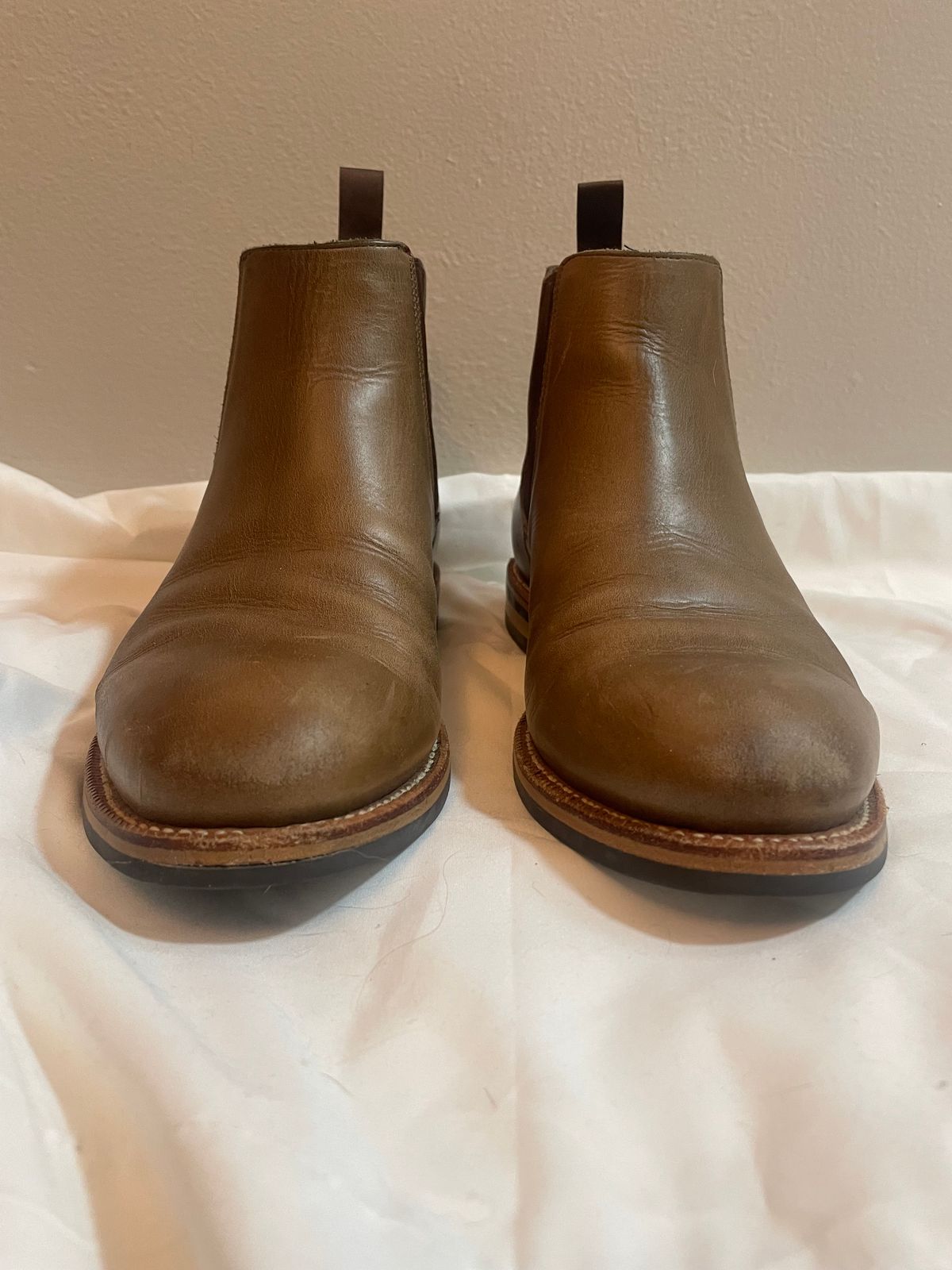 Photo by SkoBuffs23 on February 6, 2026 of the Grant Stone Chelsea Boot in Horween Dune Chromexcel.