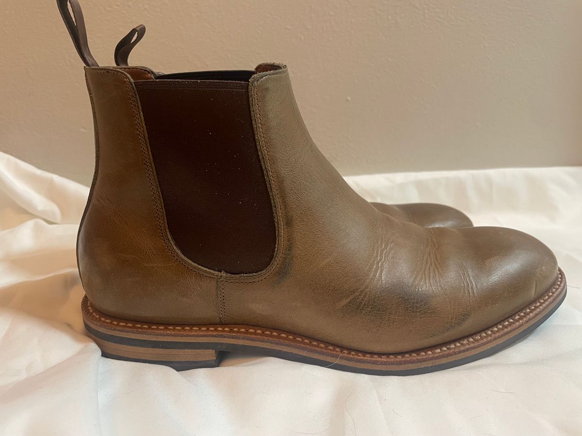 Photo by SkoBuffs23 on February 6, 2026 of the Grant Stone Chelsea Boot in Horween Dune Chromexcel.