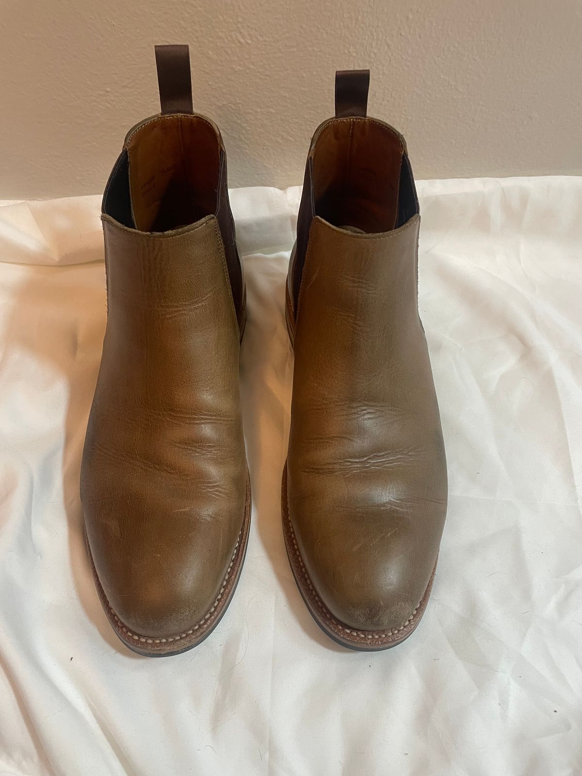 Photo by SkoBuffs23 on February 6, 2026 of the Grant Stone Chelsea Boot in Horween Dune Chromexcel.