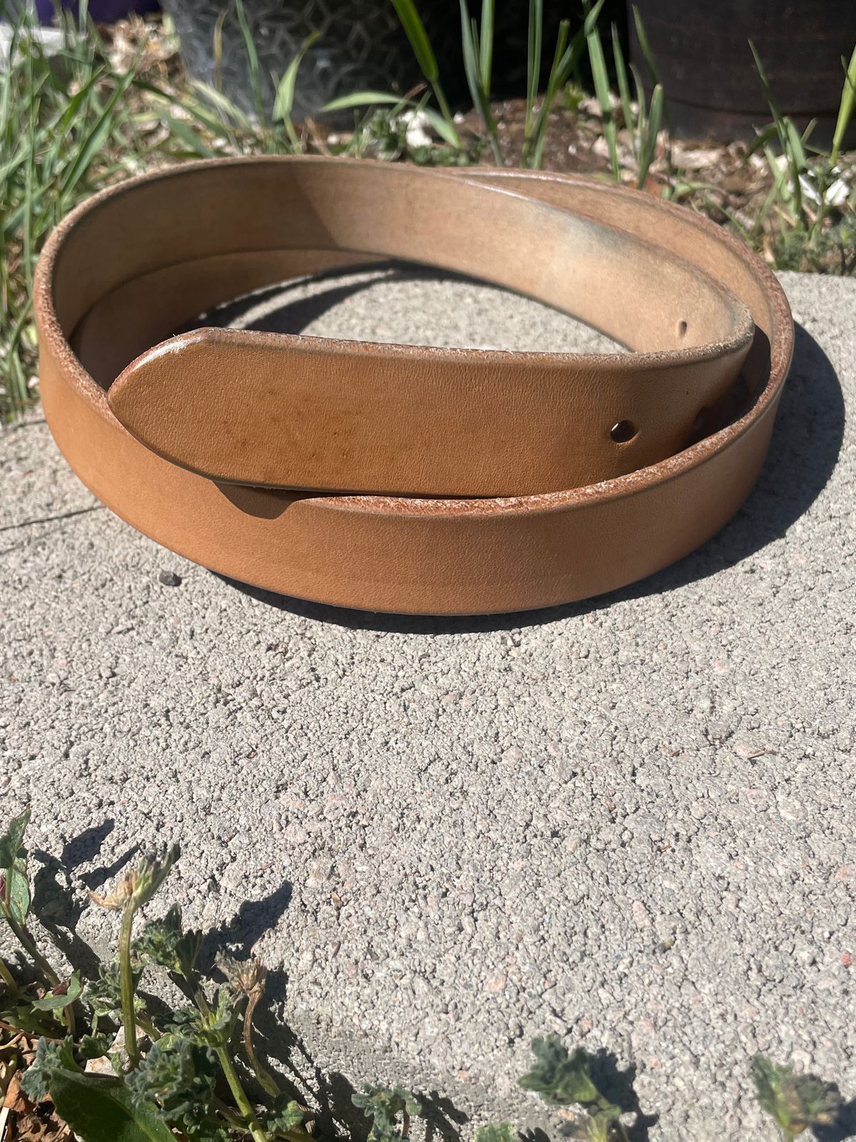 Photo by SkoBuffs23 on April 3, 2026 of the Harker Leatherworks Belt in Natural Oak Bark Bridle.