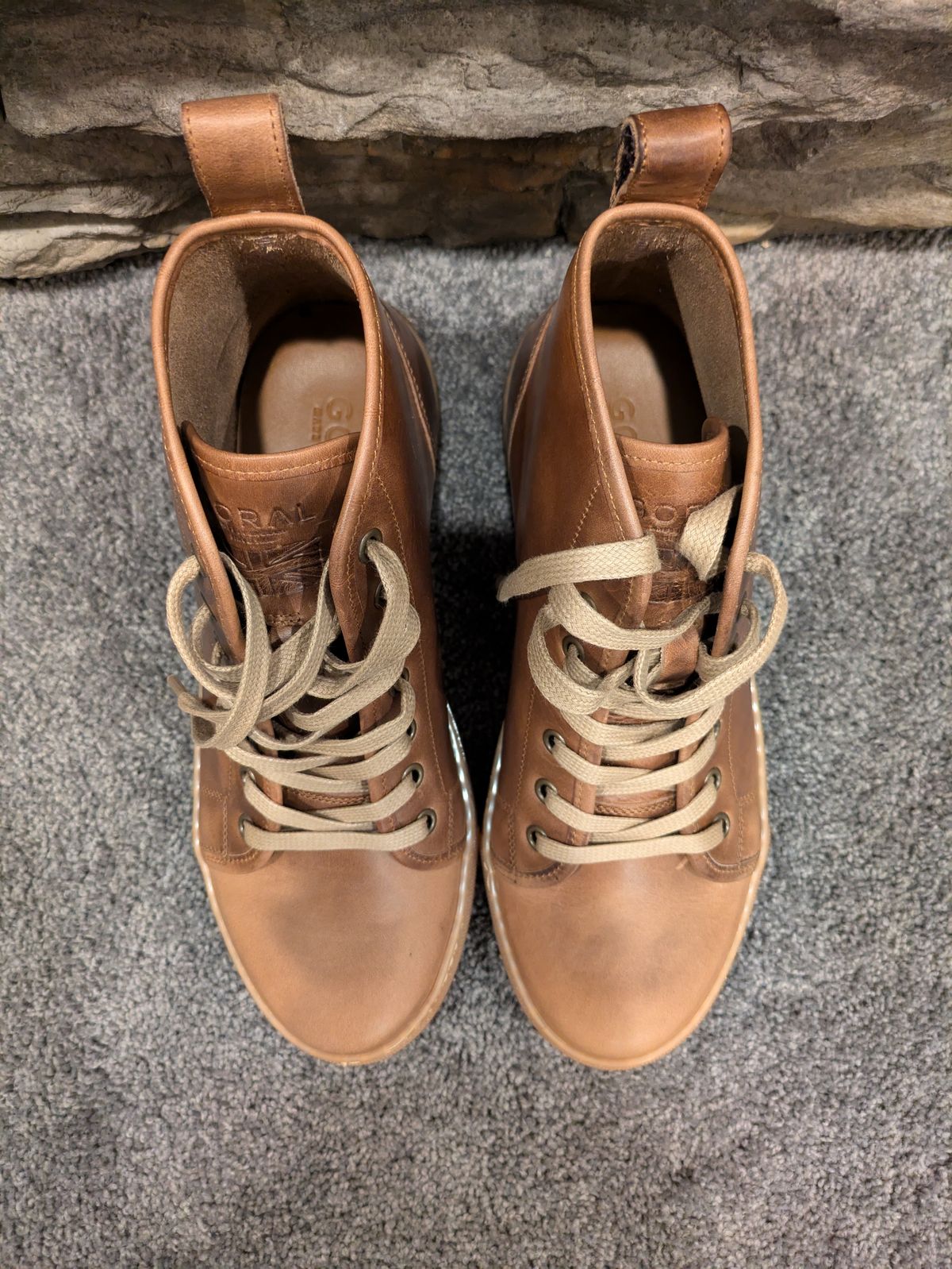 Photo by PodJr on October 1, 2024 of the Goral SMUGS in Horween Natural.