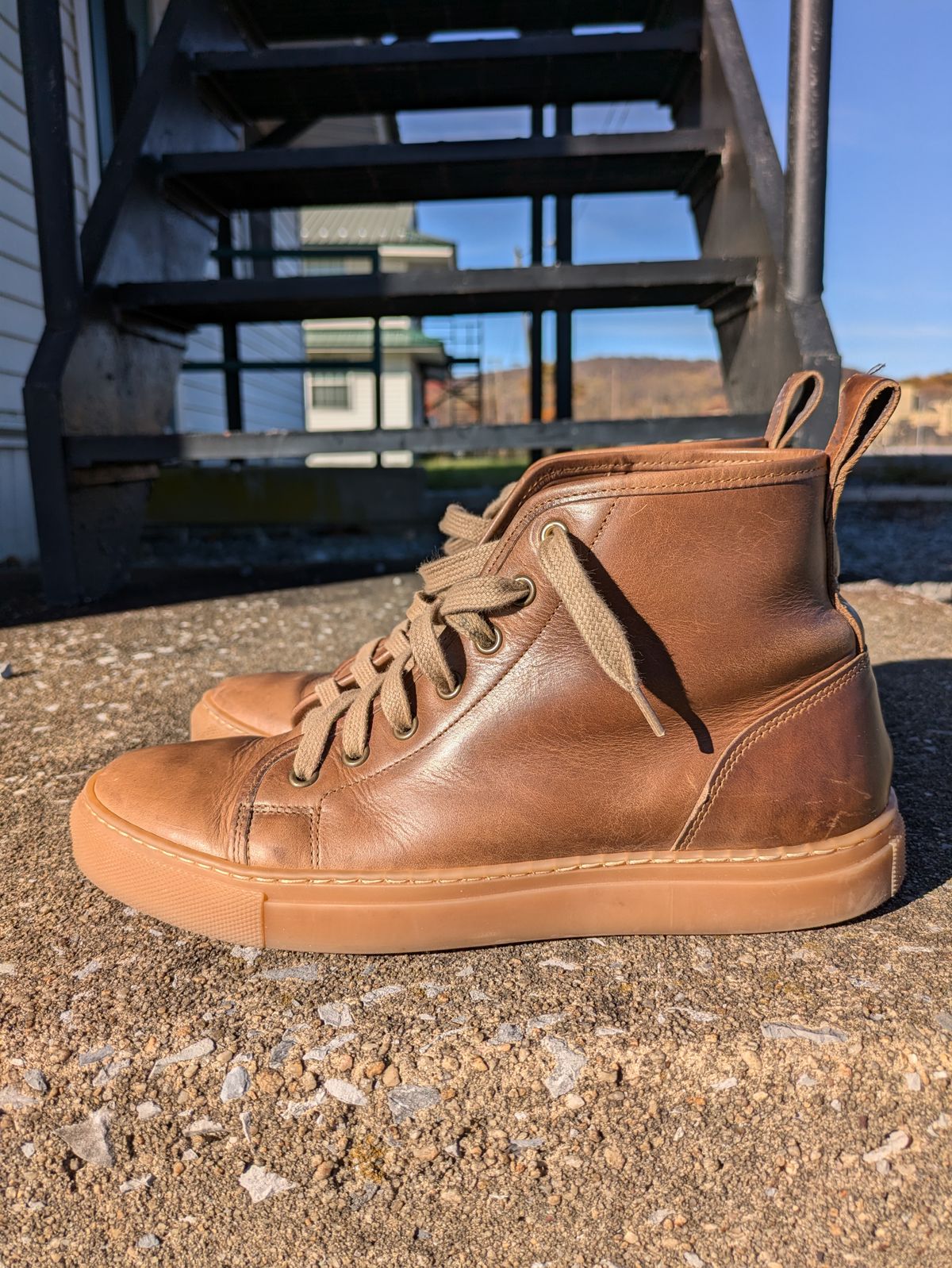 Photo by PodJr on November 3, 2024 of the Goral SMUGS in Horween Natural.