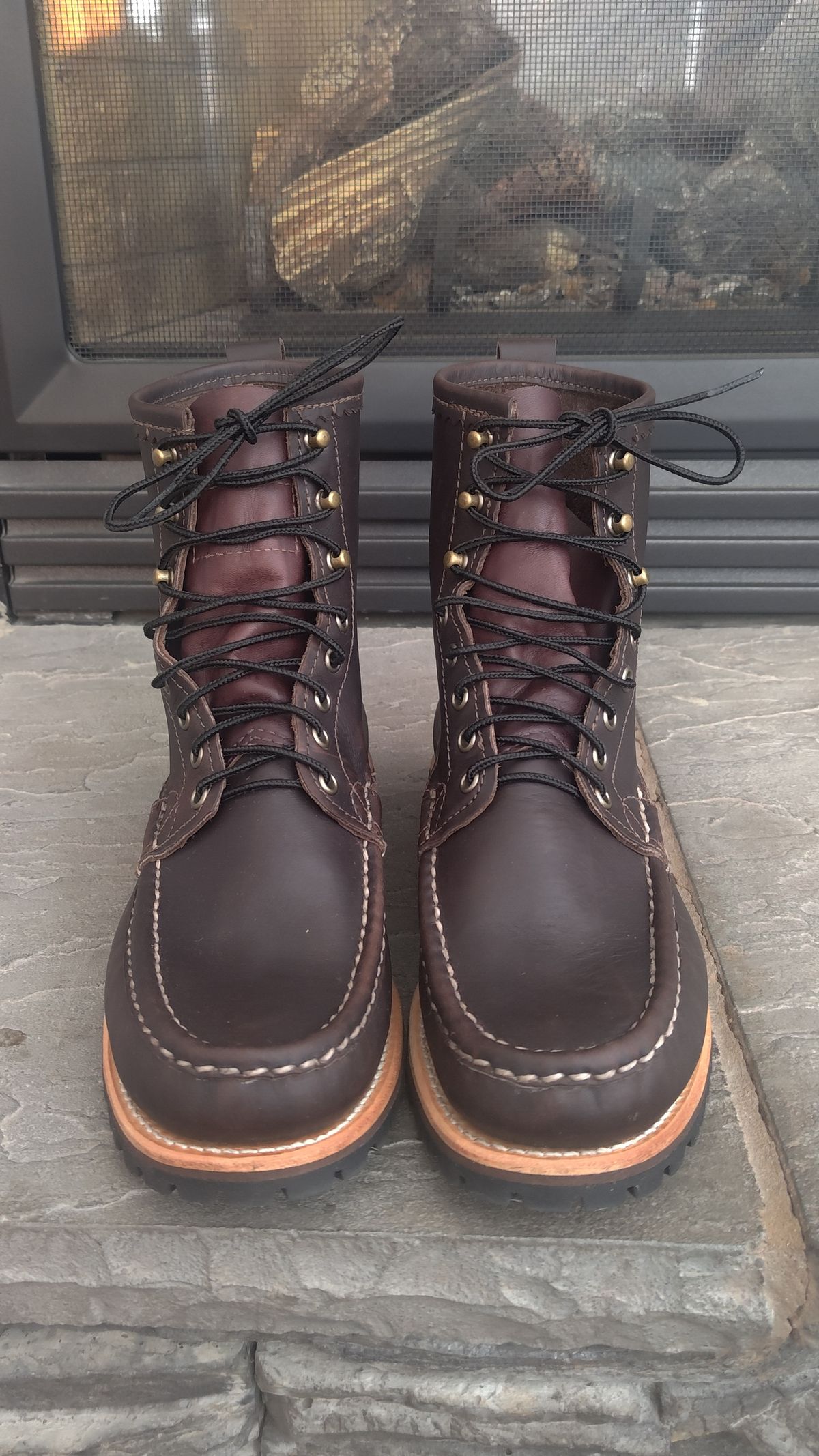Photo by PodJr on January 17, 2024 of the Russell Moccasin Co. Weathered Oak Backcountry in Full-Grain Timberjack.