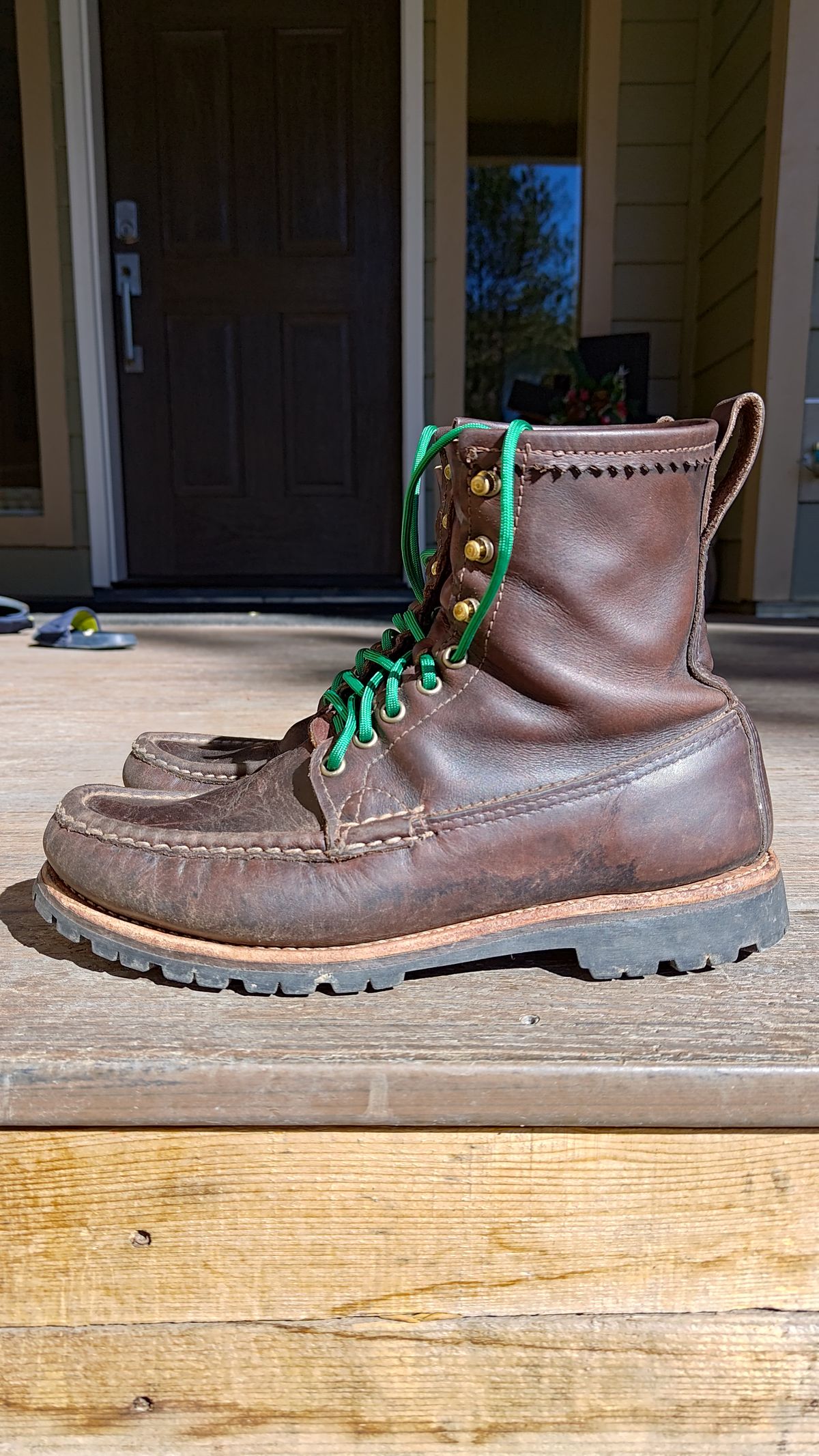 Photo by PodJr on March 1, 2025 of the Russell Moccasin Co. Weathered Oak Backcountry in Full-Grain Timberjack.