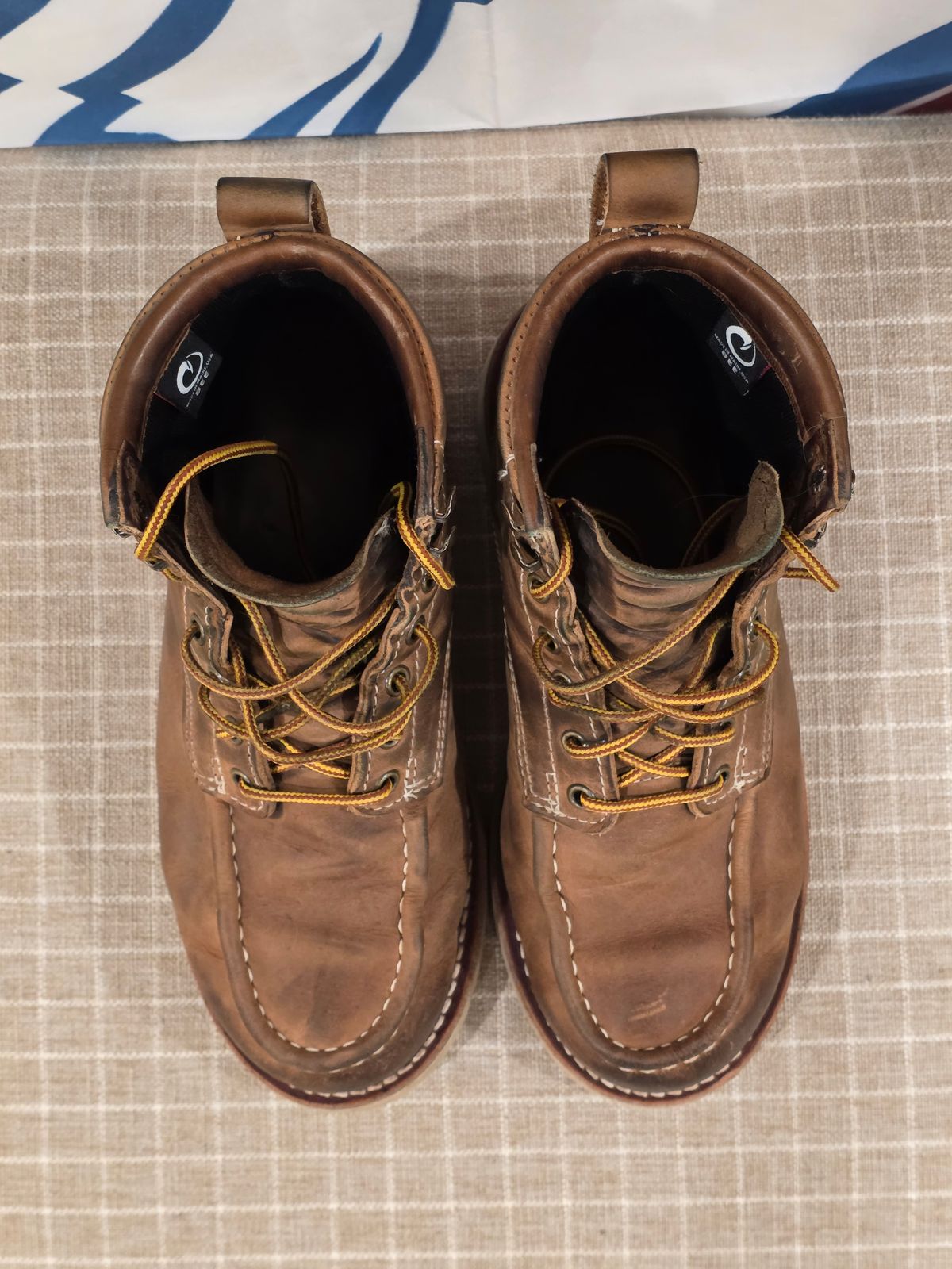 Photo by PodJr on December 6, 2025 of the Origin MAINE MOC TOE BOOT - NATURAL in American Cow Hide.