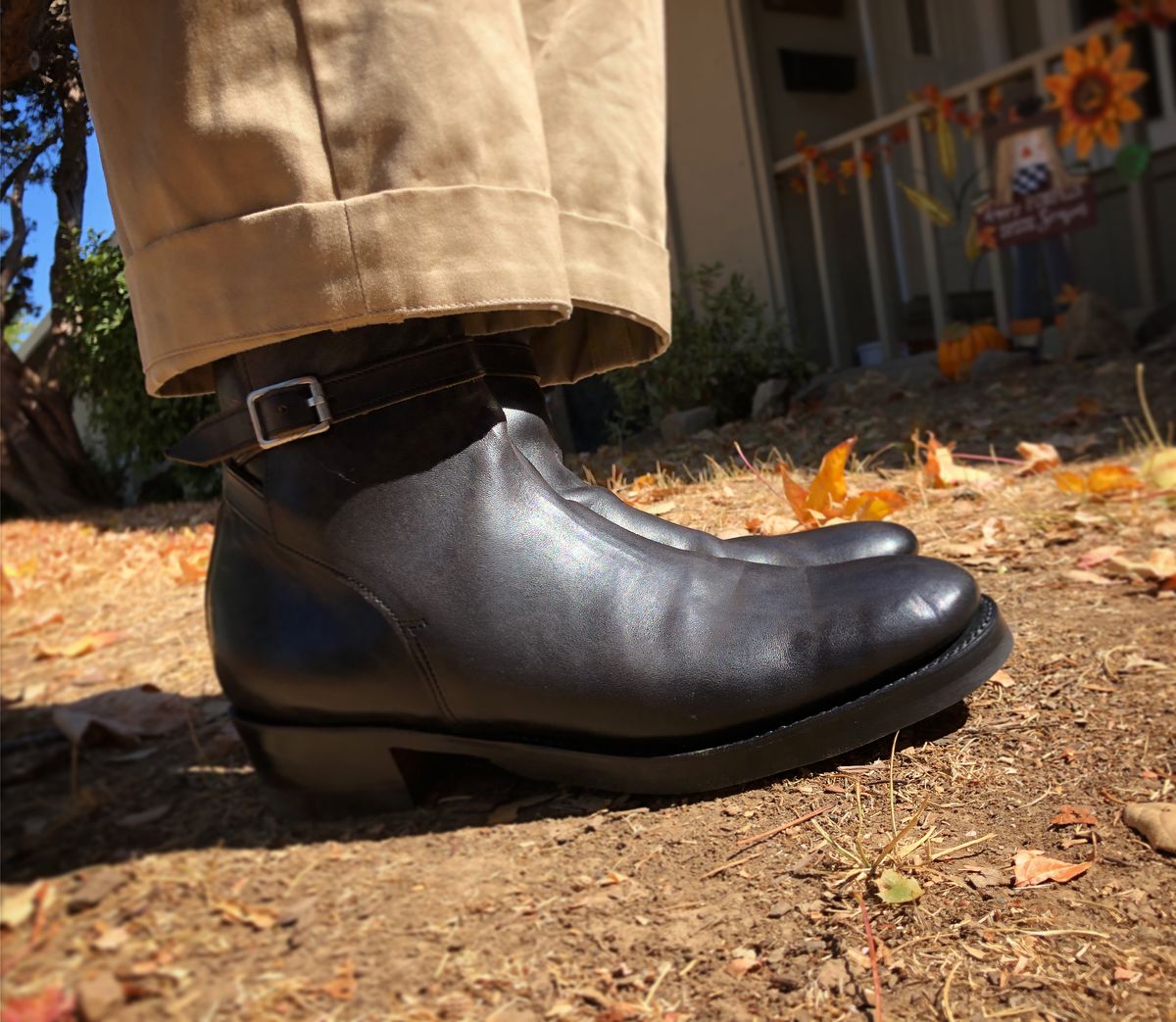 Photo by bootsofmannishleather on October 1, 2021 of the Clinch Jodhpur Boots in Maryam Black Horsebutt.