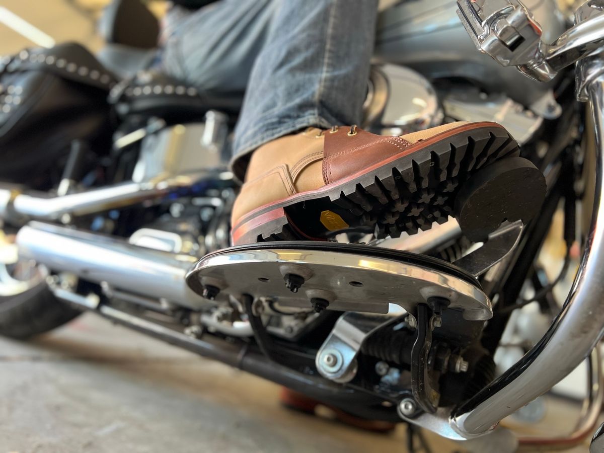 Photo by RoseAnvil_Phillip on November 5, 2022 of the Nicks Unknown Model in Unknown Leather.