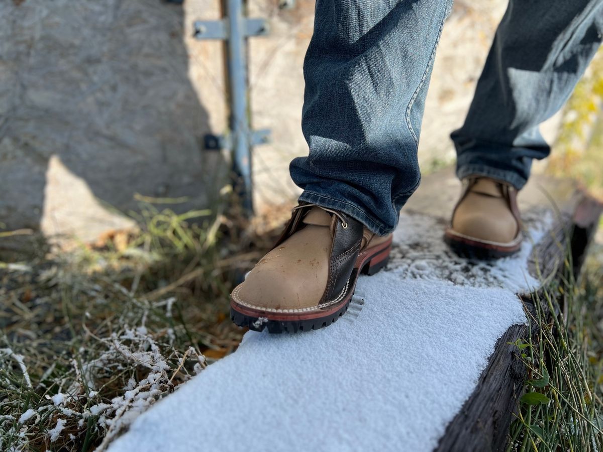 Photo by RoseAnvil_Phillip on December 6, 2022 of the Nicks Unknown Model in Unknown Leather.