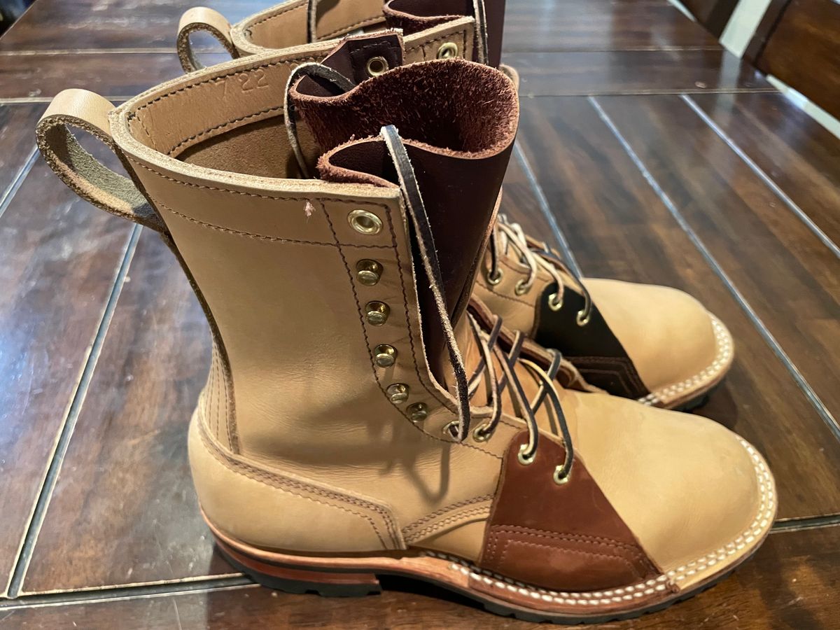 Photo by RoseAnvil_Phillip on December 6, 2022 of the Nicks Unknown Model in Unknown Leather.