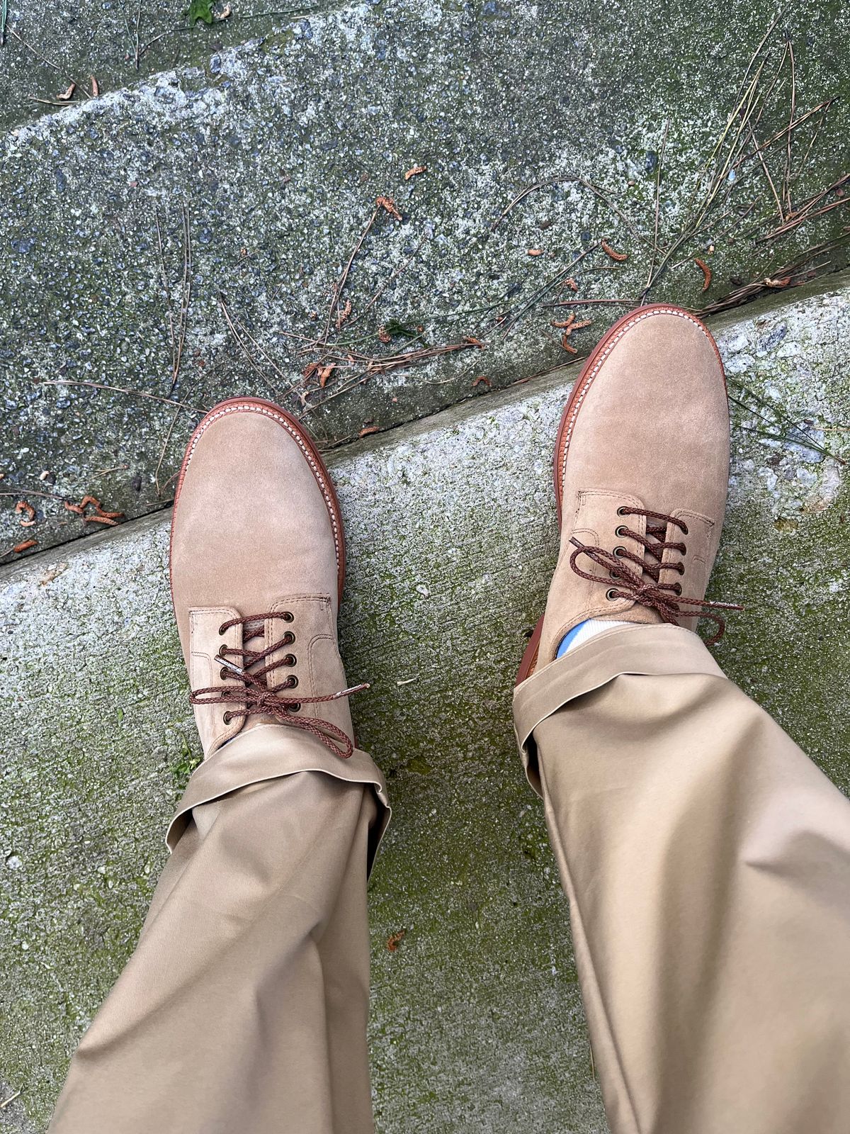 Photo by Bota71 on April 2, 2023 of the Grant Stone Dirty Buck in C.F. Stead Ivory Suede.