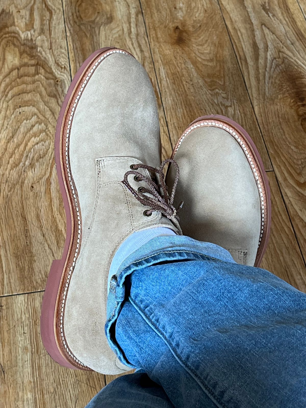 Photo by Bota71 on June 24, 2023 of the Grant Stone Dirty Buck in C.F. Stead Ivory Suede.