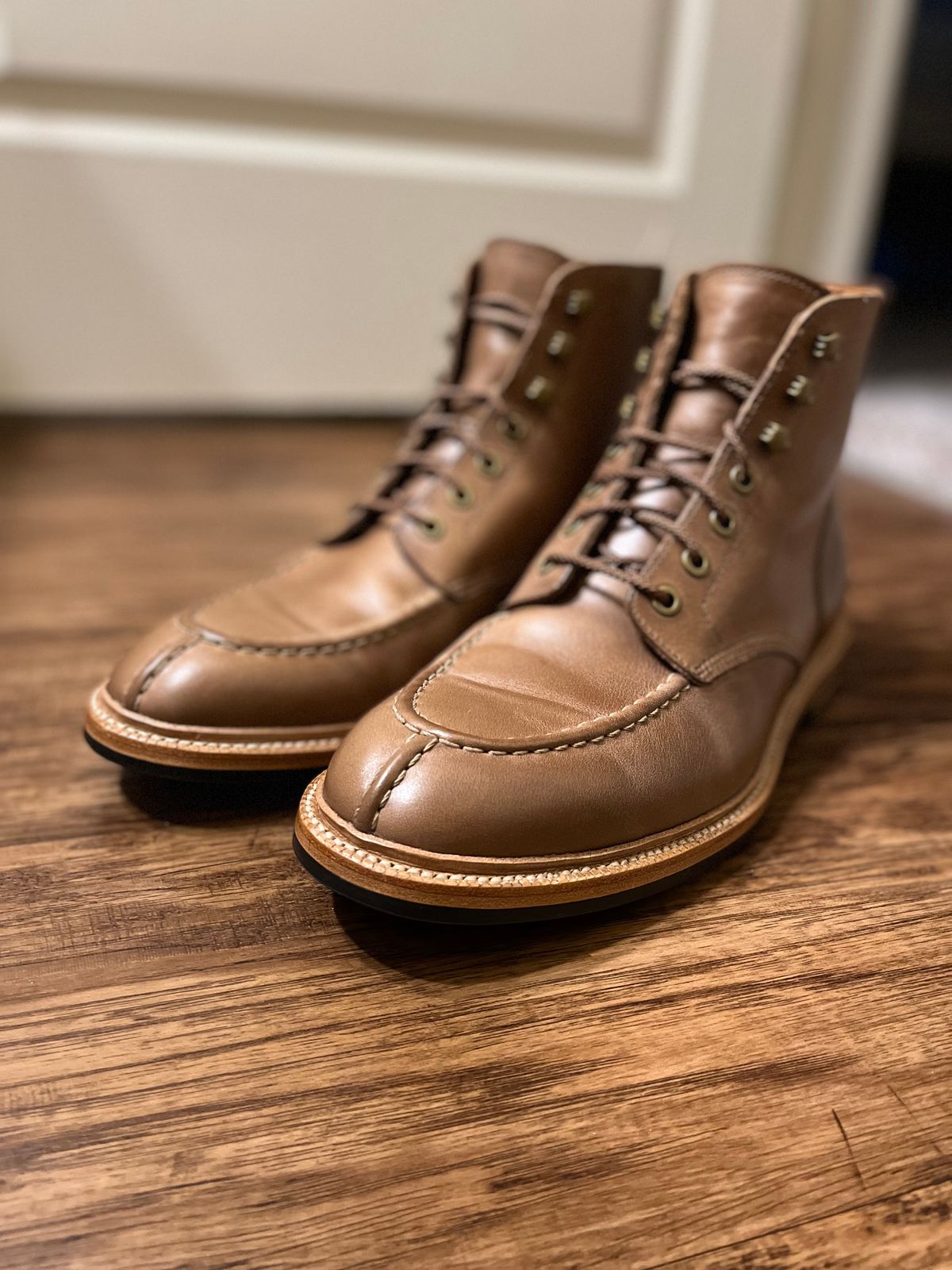 Photo by Bota71 on September 28, 2022 of the Grant Stone Ottawa Boot in Horween Dune Chromexcel.