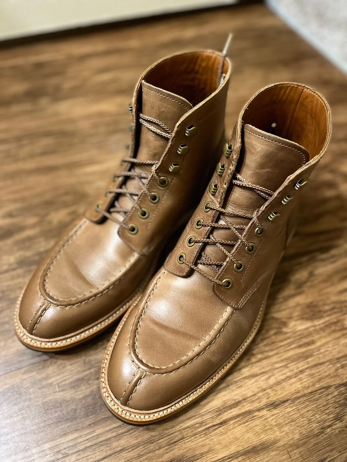 Photo by Bota71 on September 28, 2022 of the Grant Stone Ottawa Boot in Horween Dune Chromexcel.