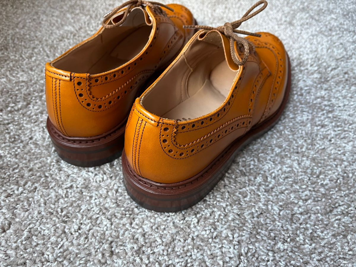 Photo by Bota71 on April 24, 2022 of the Tricker's Bourton Country Shoe in Acorn Antique.
