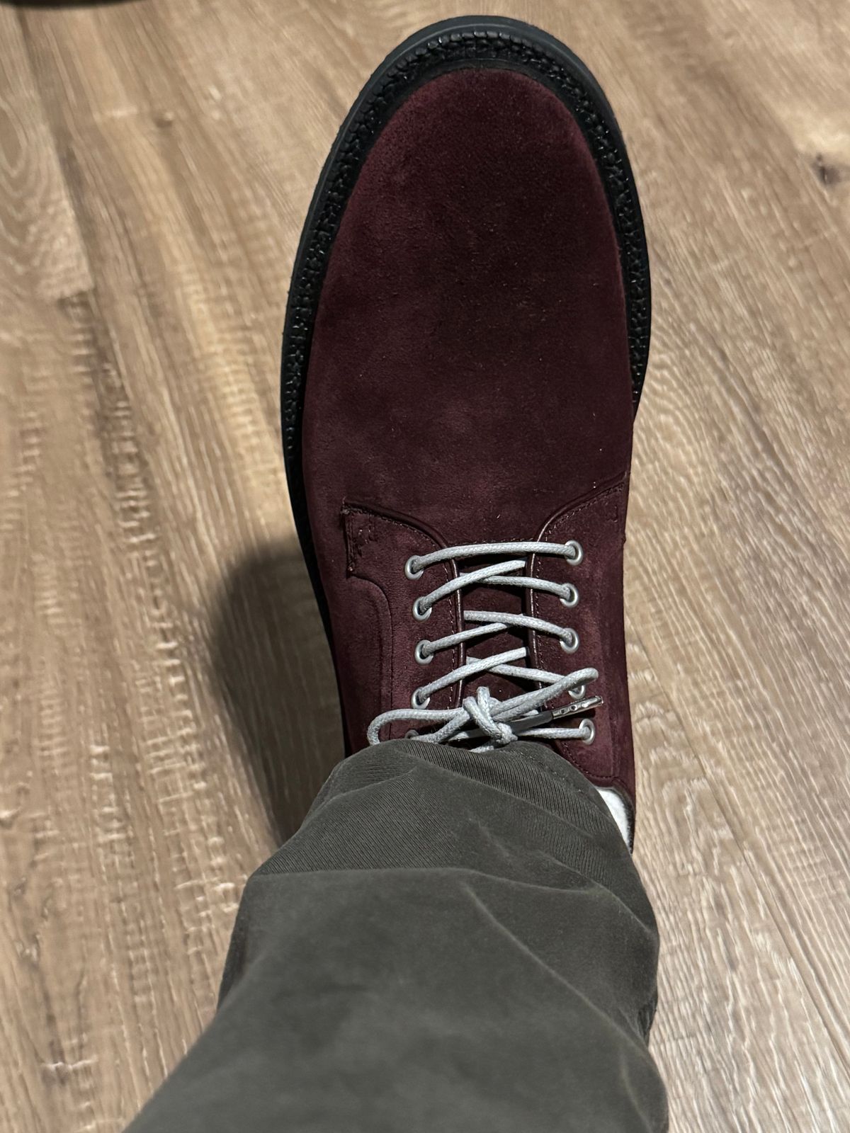 Photo by Bota71 on May 16, 2025 of the Grant Stone Plain Toe Blucher in Berry Suede.