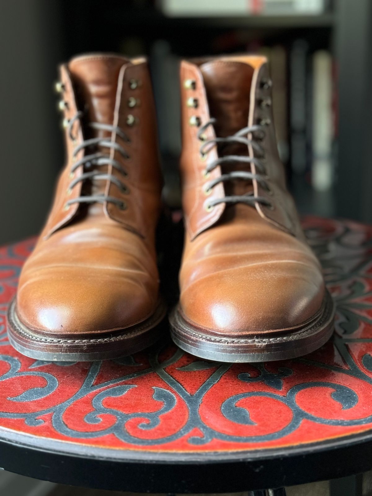 Photo by Bota71 on November 2, 2024 of the Grant Stone Edward Boot in Horween Honey Glazed Shell Cordovan.