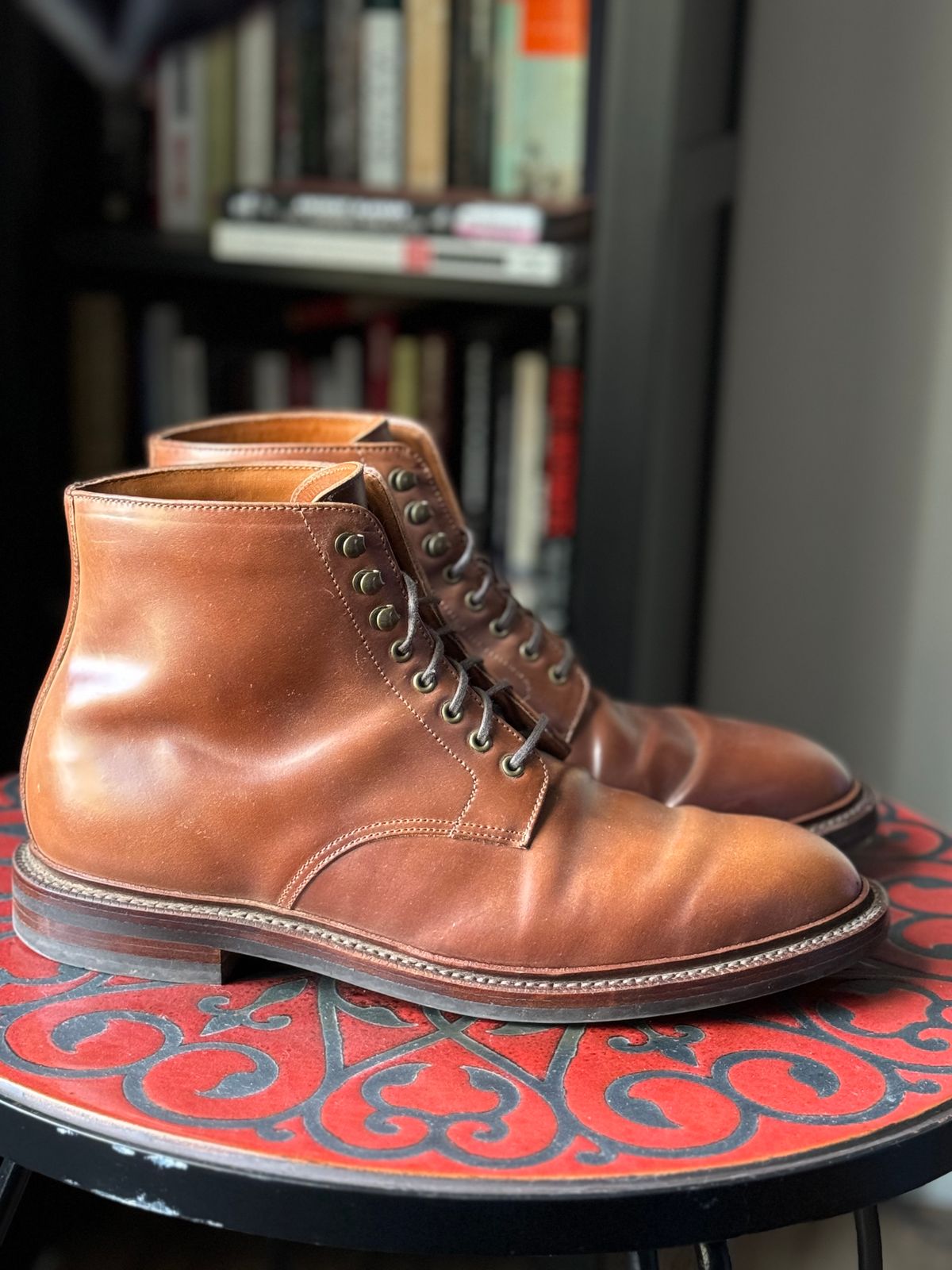 Photo by Bota71 on November 2, 2024 of the Grant Stone Edward Boot in Horween Honey Glazed Shell Cordovan.