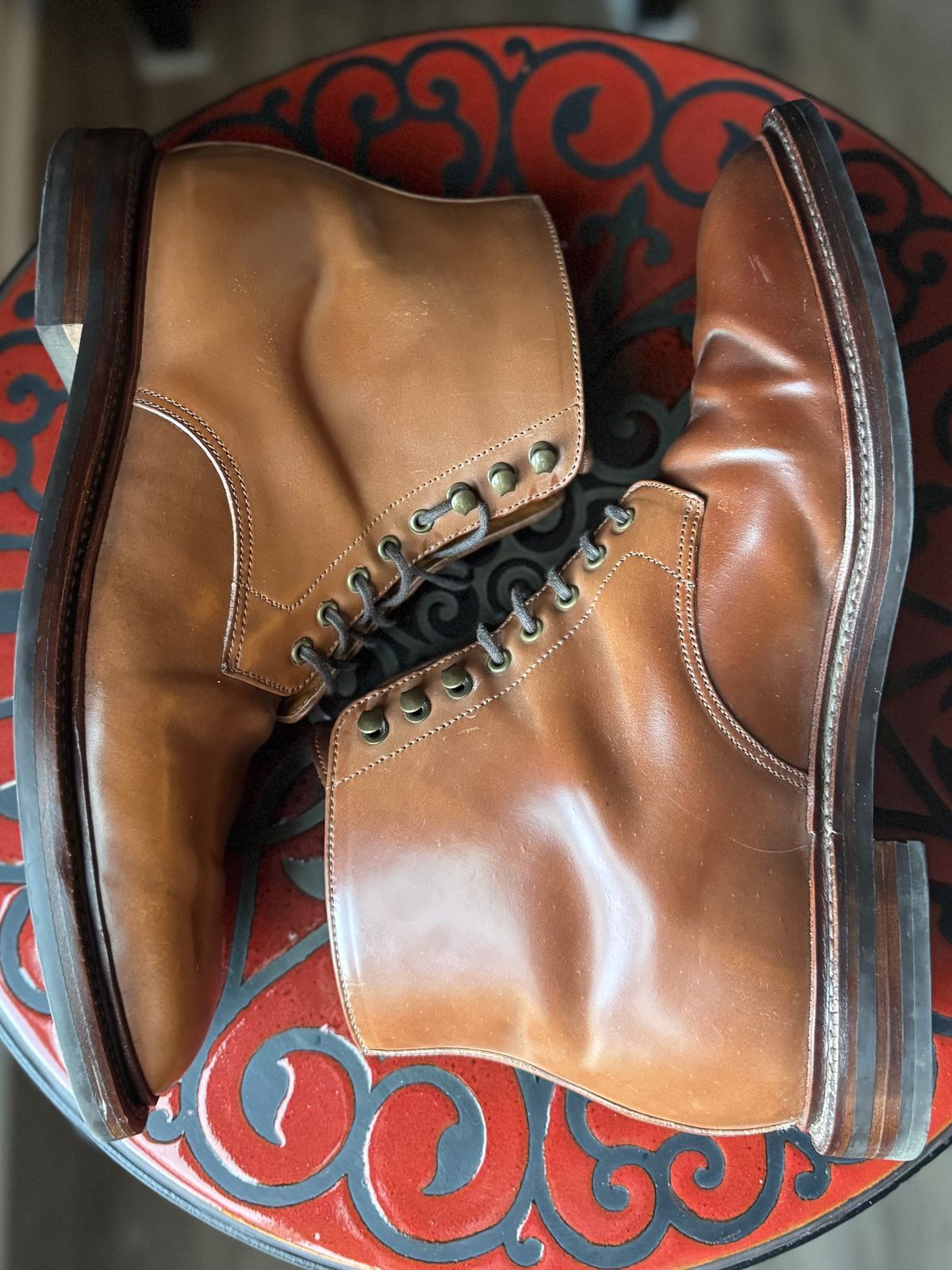 Photo by Bota71 on January 1, 2025 of the Grant Stone Edward Boot in Horween Honey Glazed Shell Cordovan.