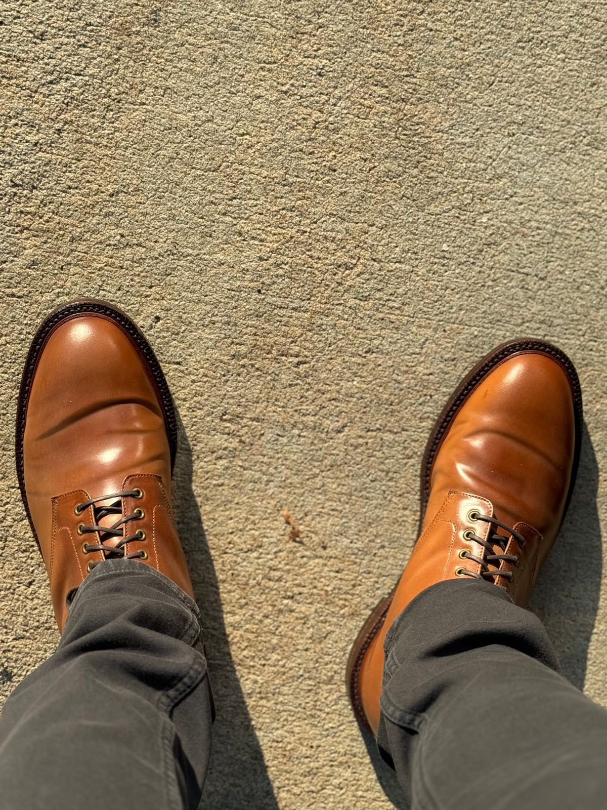 Photo by Bota71 on October 8, 2024 of the Grant Stone Edward Boot in Horween Honey Glazed Shell Cordovan.