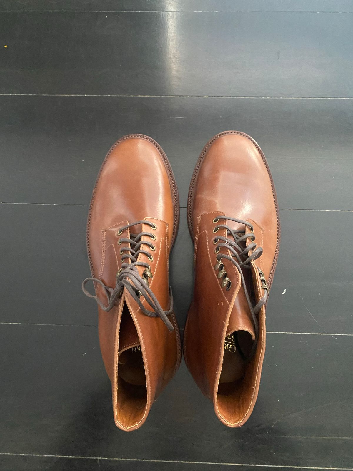 Photo by thonmaker on October 3, 2022 of the Grant Stone Edward Boot in Horween Honey Glazed Shell Cordovan.