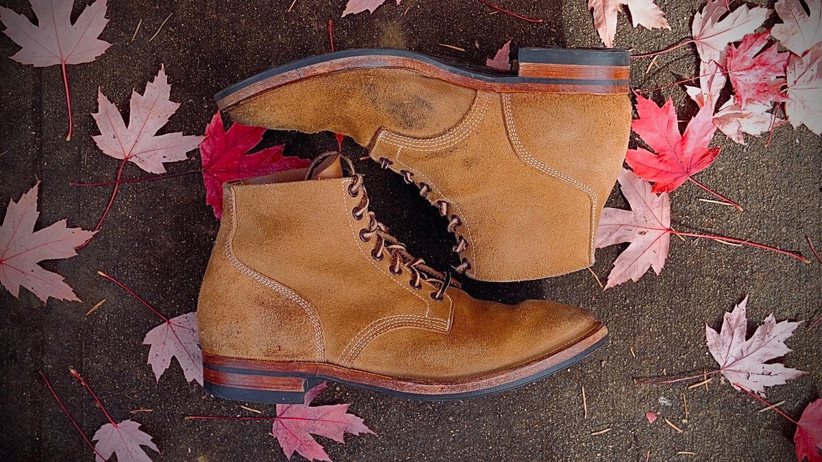 Photo by yuswang on November 1, 2023 of the Viberg Boondocker in Horween Natural Chromexcel Roughout.