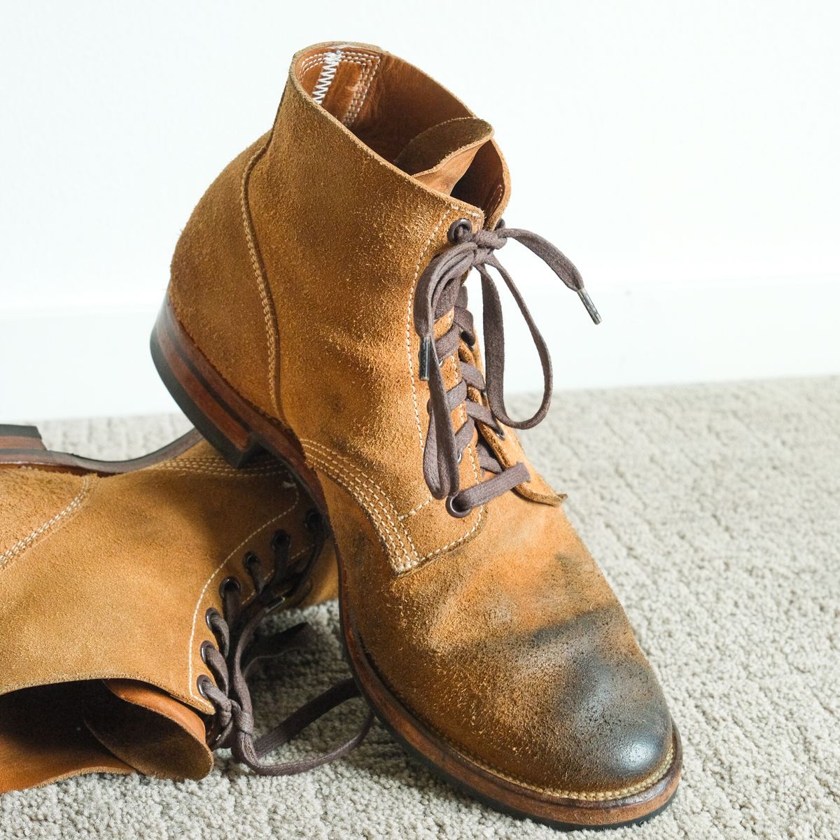 Photo by yuswang on December 1, 2023 of the Viberg Boondocker in Horween Natural Chromexcel Roughout.