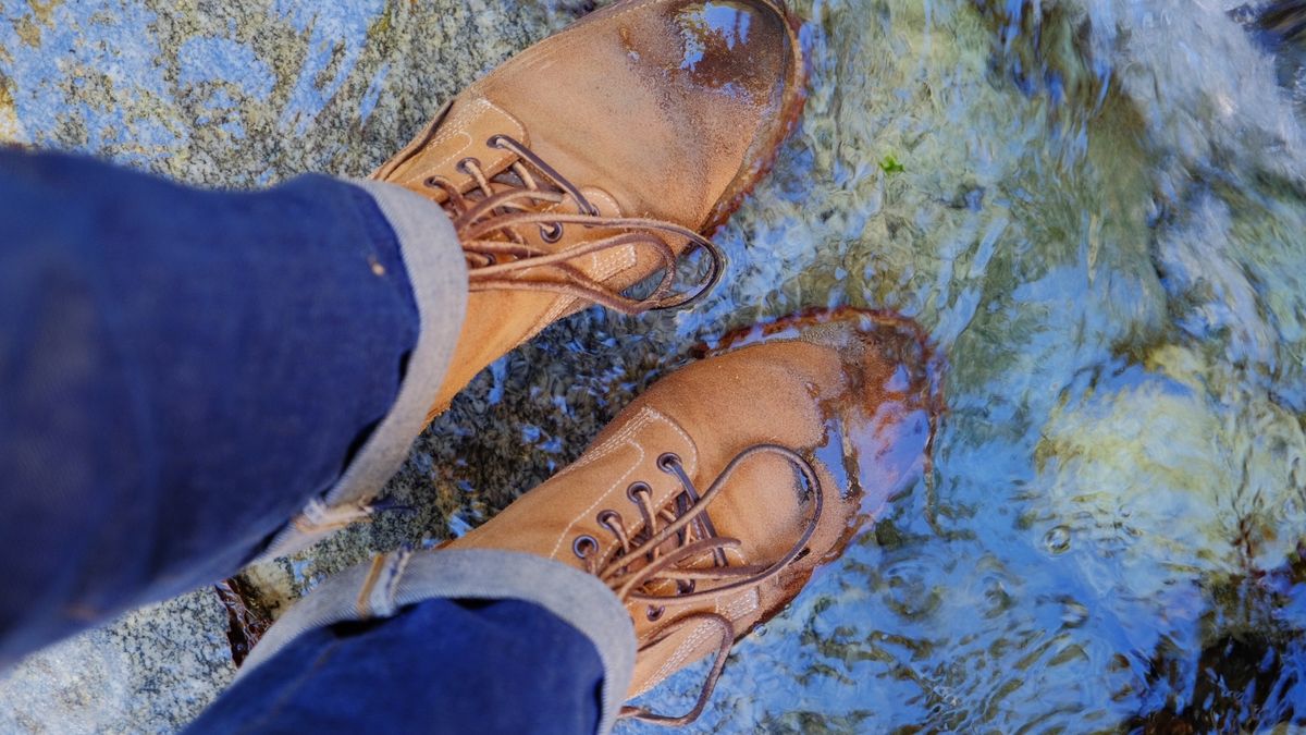 Photo by yuswang on November 25, 2023 of the Viberg Boondocker in Horween Natural Chromexcel Roughout.
