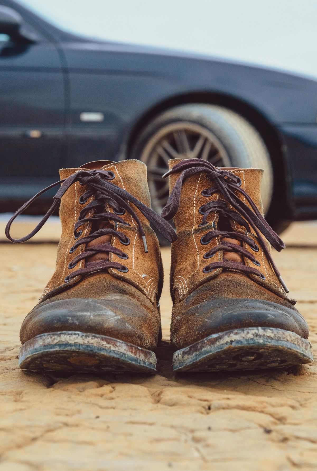 Photo by yuswang on January 1, 2024 of the Viberg Boondocker in Horween Natural Chromexcel Roughout.