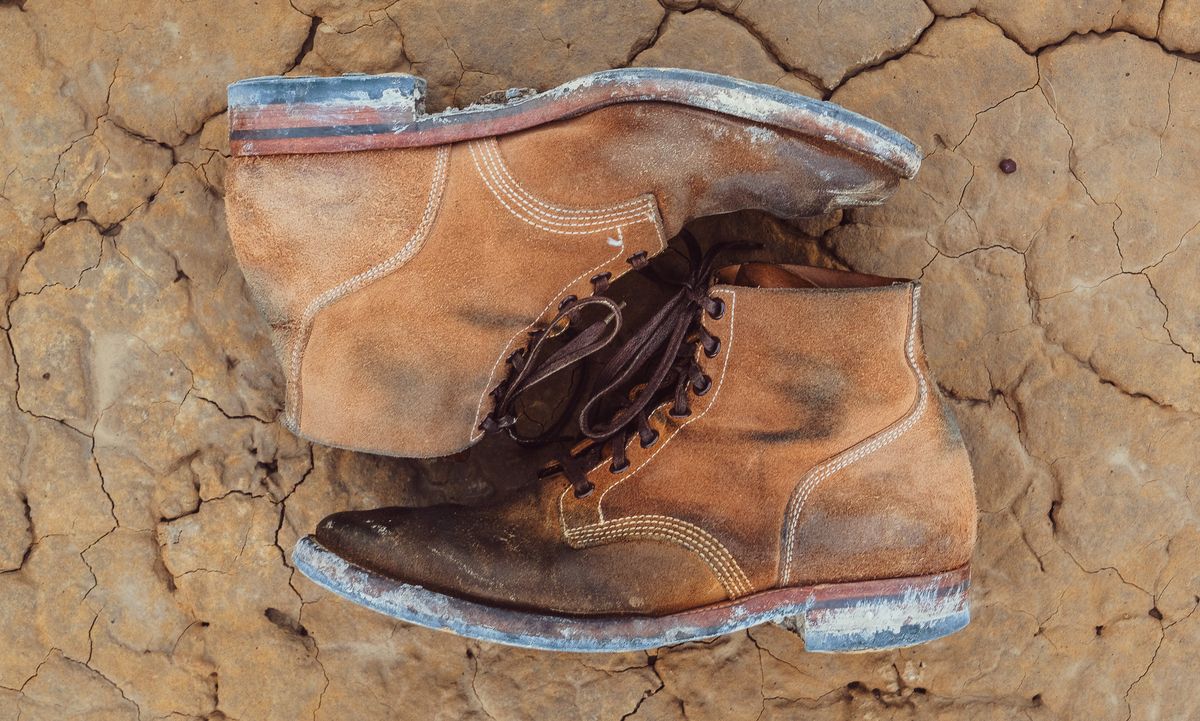 Photo by yuswang on January 1, 2024 of the Viberg Boondocker in Horween Natural Chromexcel Roughout.