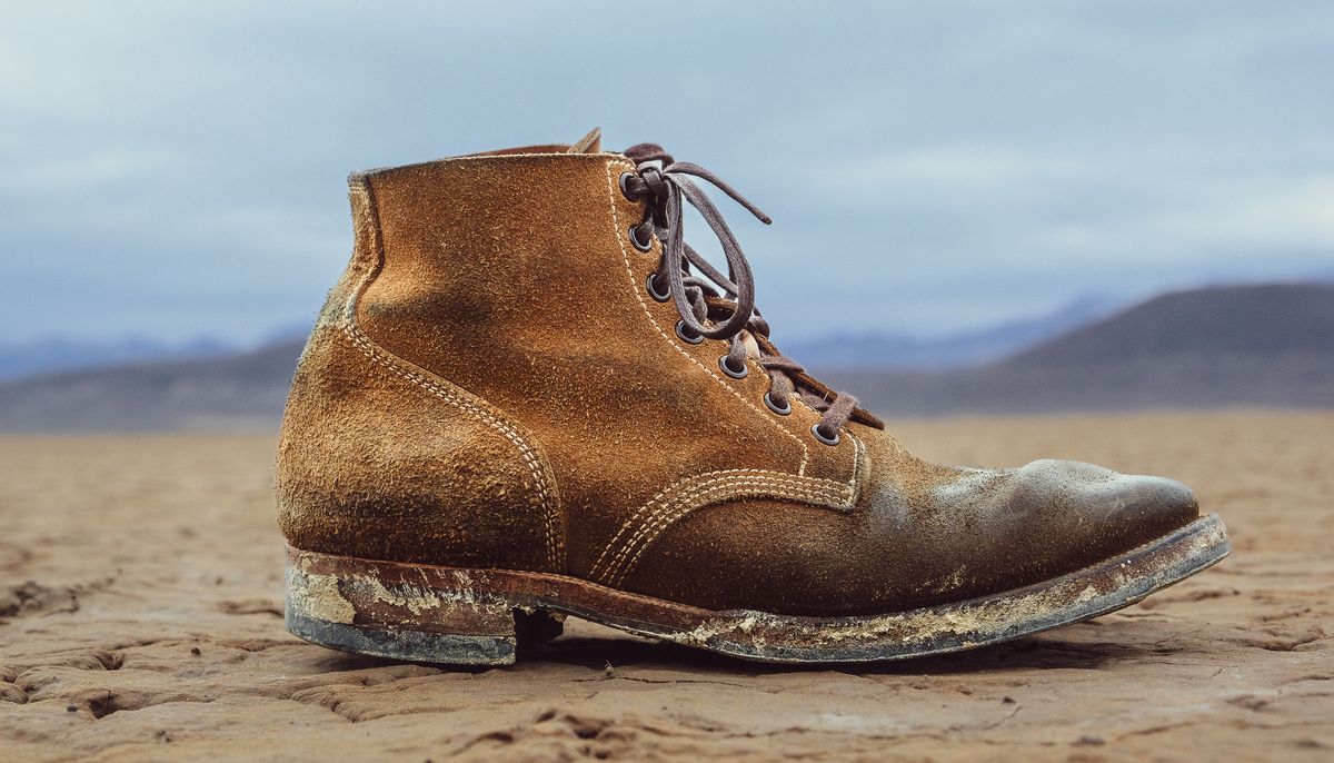 Photo by yuswang on January 1, 2024 of the Viberg Boondocker in Horween Natural Chromexcel Roughout.