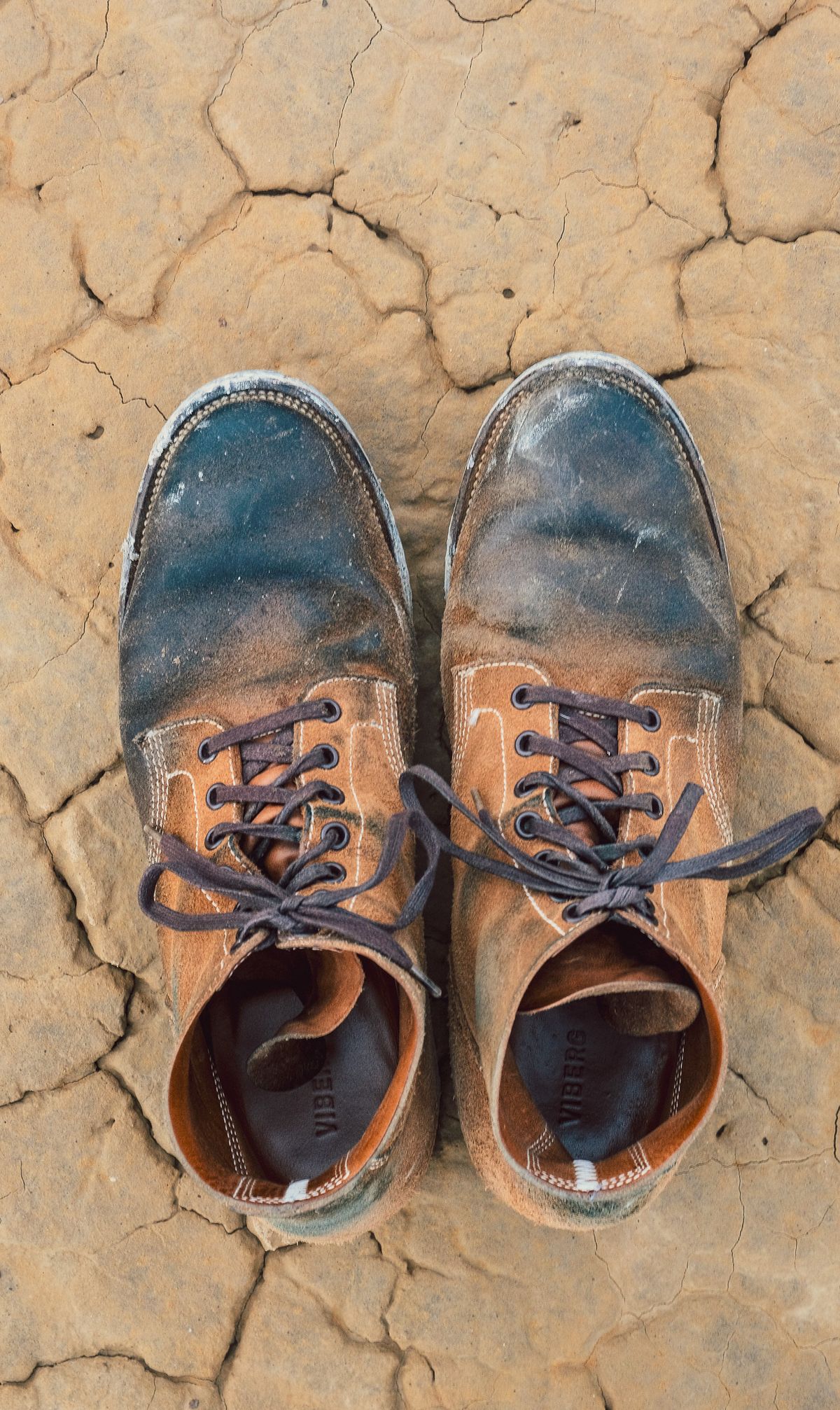 Photo by yuswang on January 1, 2024 of the Viberg Boondocker in Horween Natural Chromexcel Roughout.