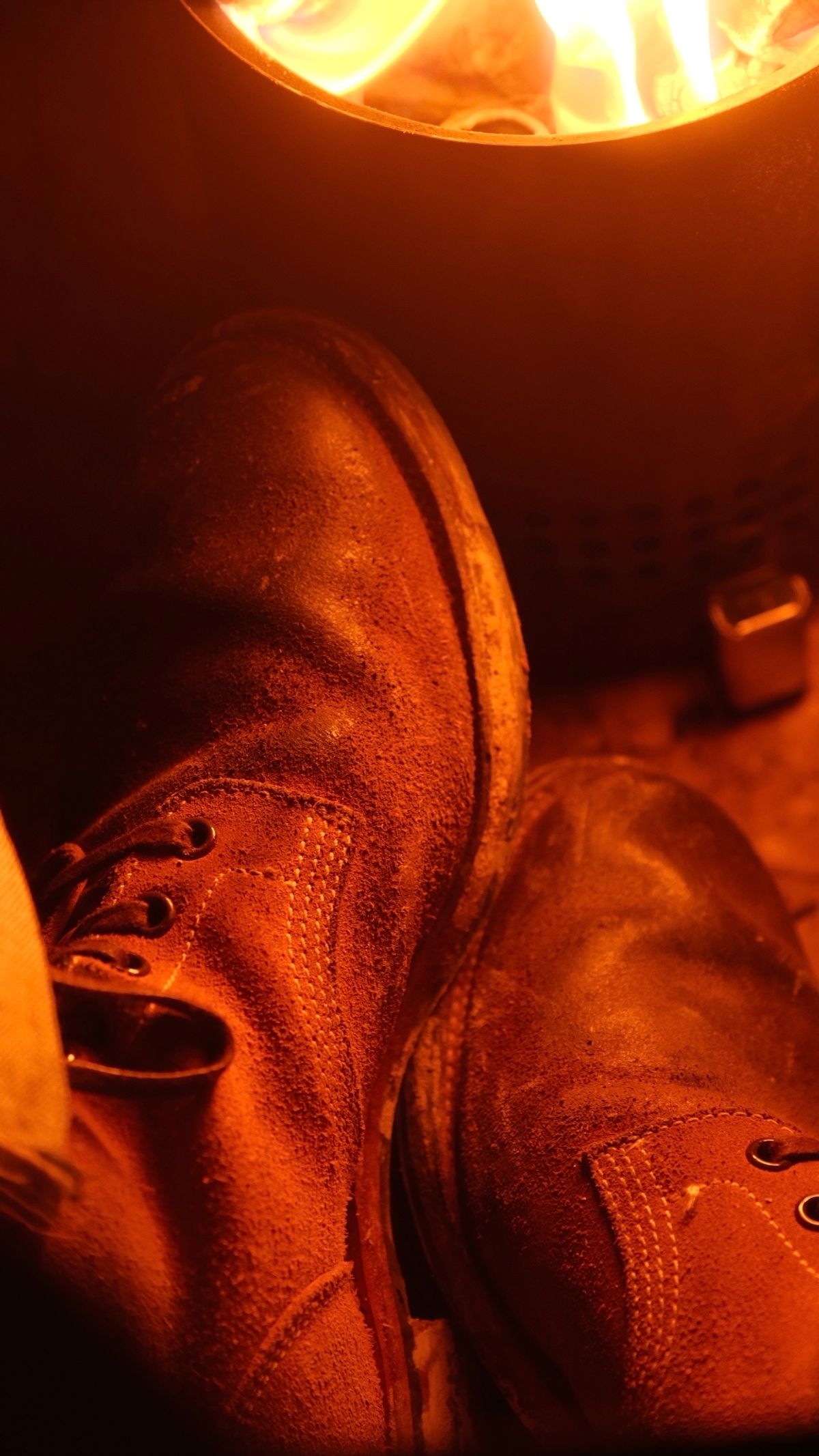 Photo by yuswang on December 26, 2023 of the Viberg Boondocker in Horween Natural Chromexcel Roughout.