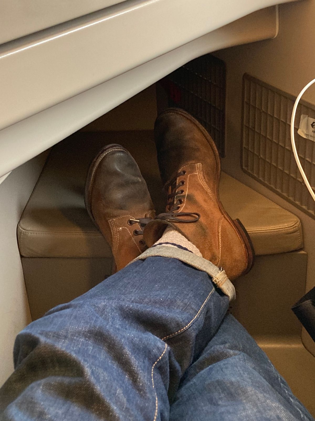 Photo by yuswang on February 2, 2024 of the Viberg Boondocker in Horween Natural Chromexcel Roughout.
