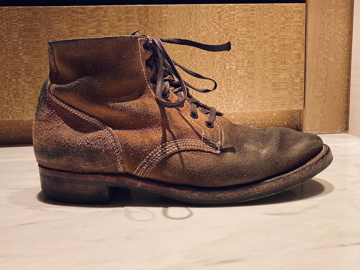 Photo by yuswang on February 2, 2024 of the Viberg Boondocker in Horween Natural Chromexcel Roughout.