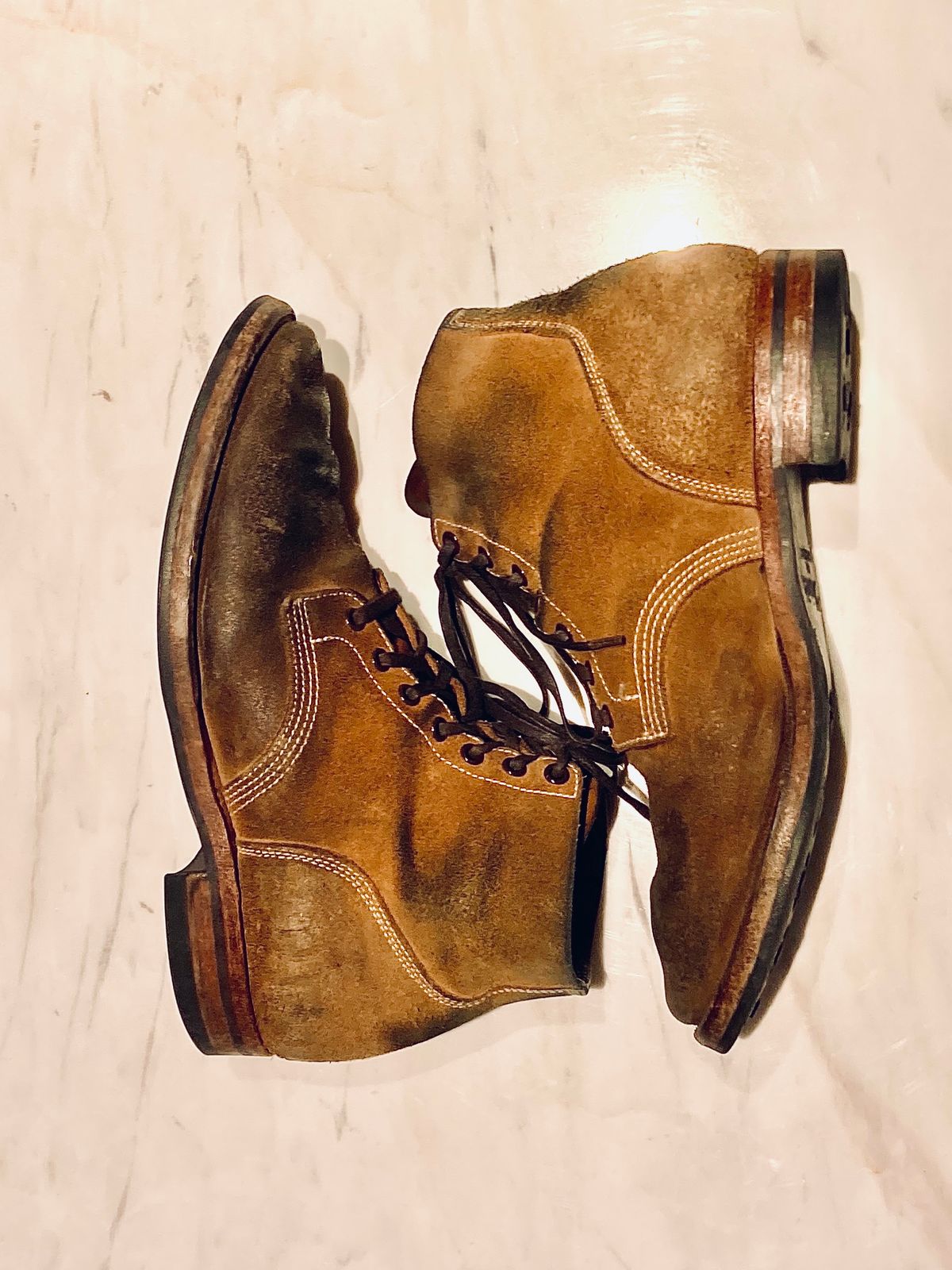 Photo by yuswang on February 2, 2024 of the Viberg Boondocker in Horween Natural Chromexcel Roughout.