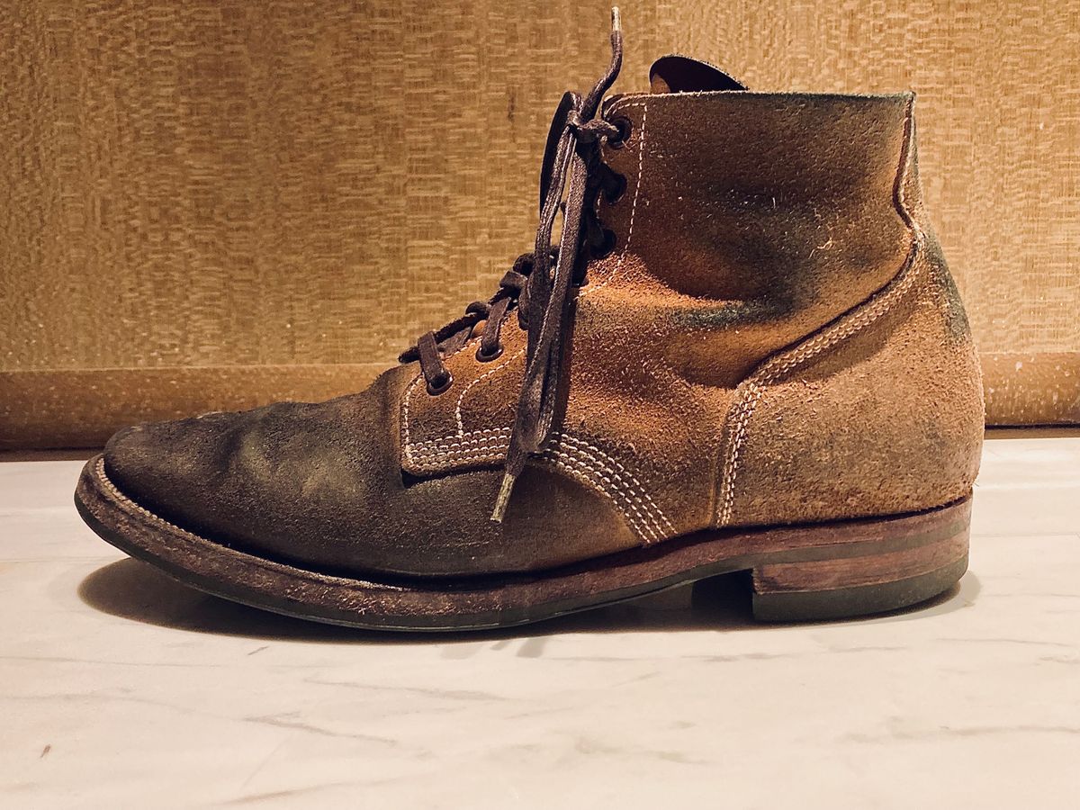 Photo by yuswang on February 2, 2024 of the Viberg Boondocker in Horween Natural Chromexcel Roughout.