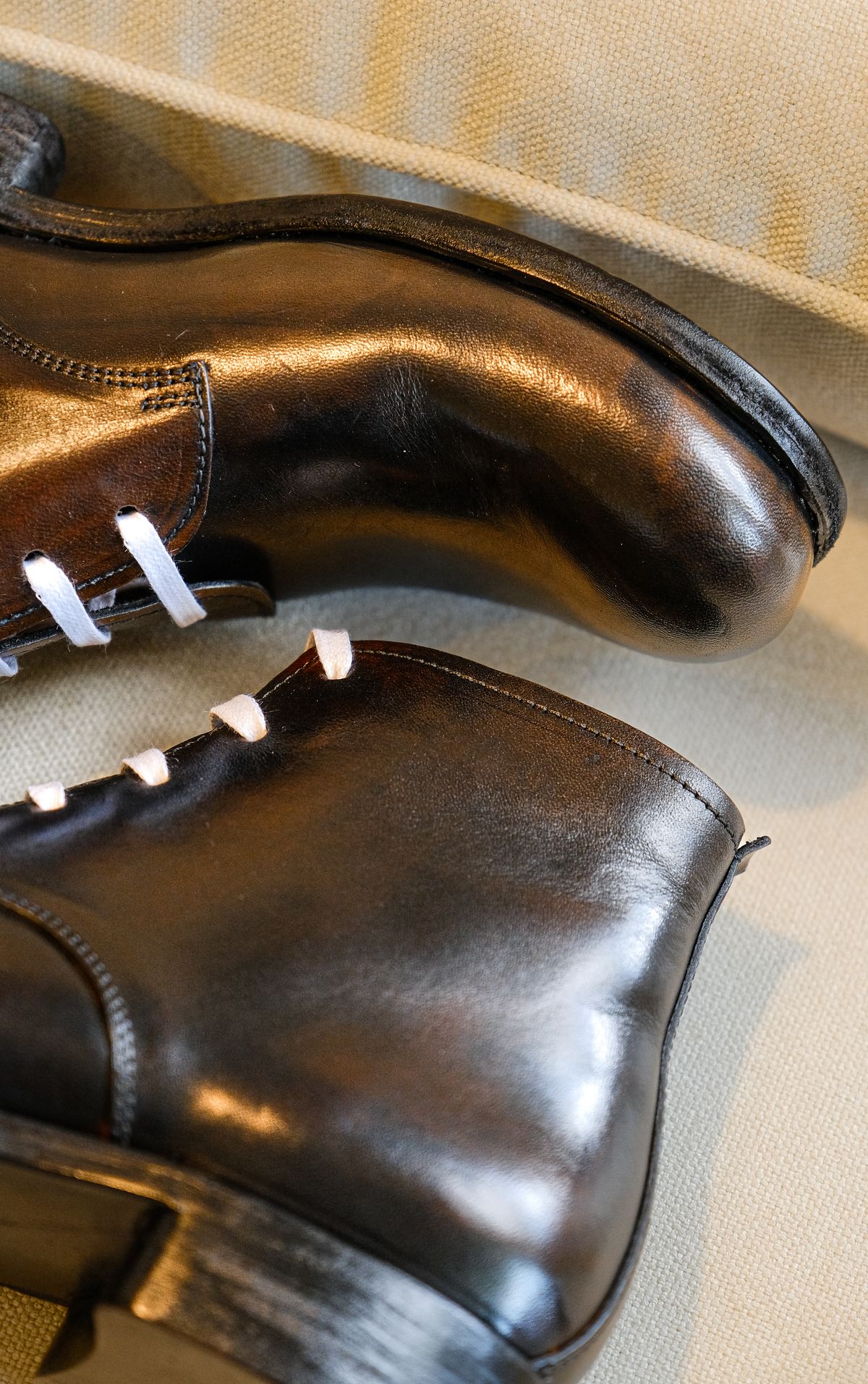 Photo by yuswang on October 3, 2025 of the Dimissinano & Miller Three-piece ankle boot in Horse avant corpo, black.