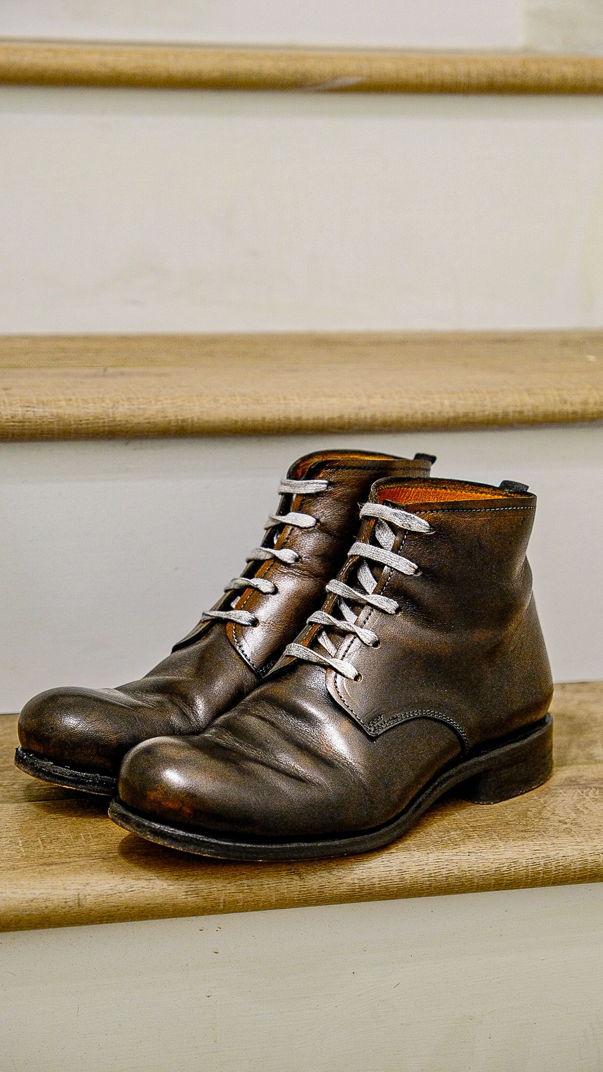 Photo by yuswang on October 11, 2025 of the Dimissinano & Miller Three-piece ankle boot in Horse avant corpo, black.