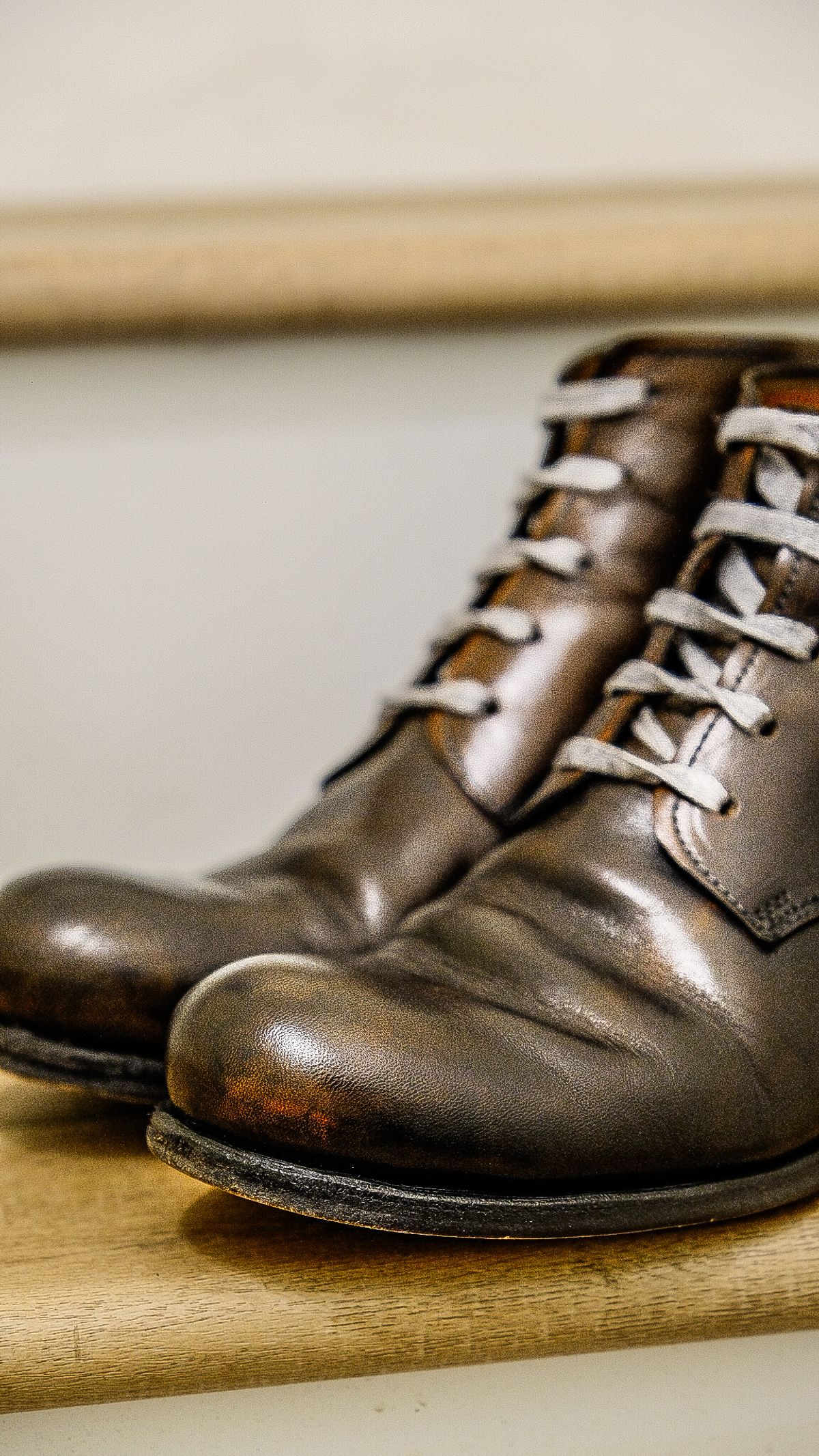 Photo by yuswang on October 11, 2025 of the Dimissinano & Miller Three-piece ankle boot in Horse avant corpo, black.