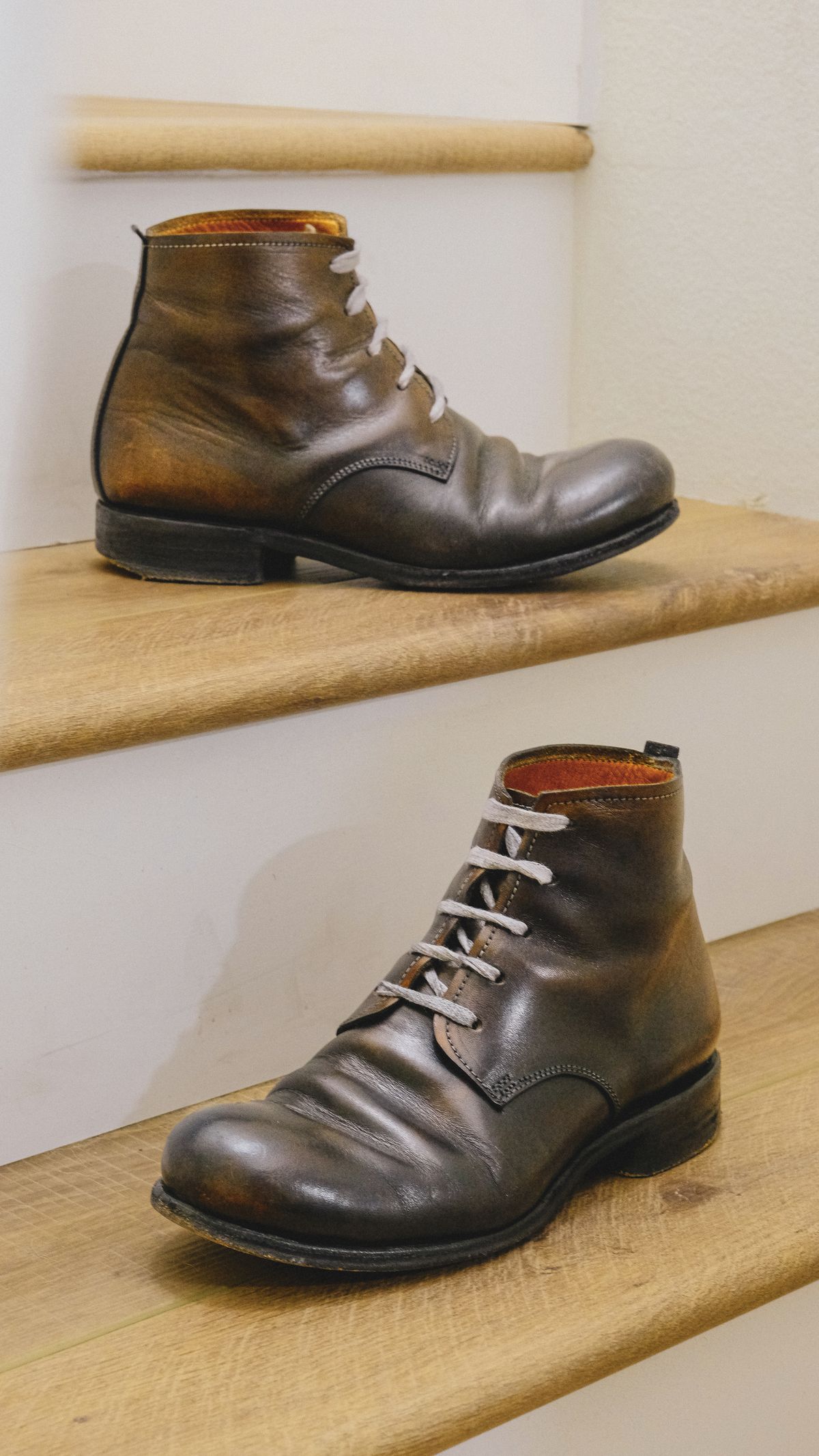 Photo by yuswang on November 3, 2025 of the Dimissinano & Miller Three-piece ankle boot in Horse avant corpo, black.