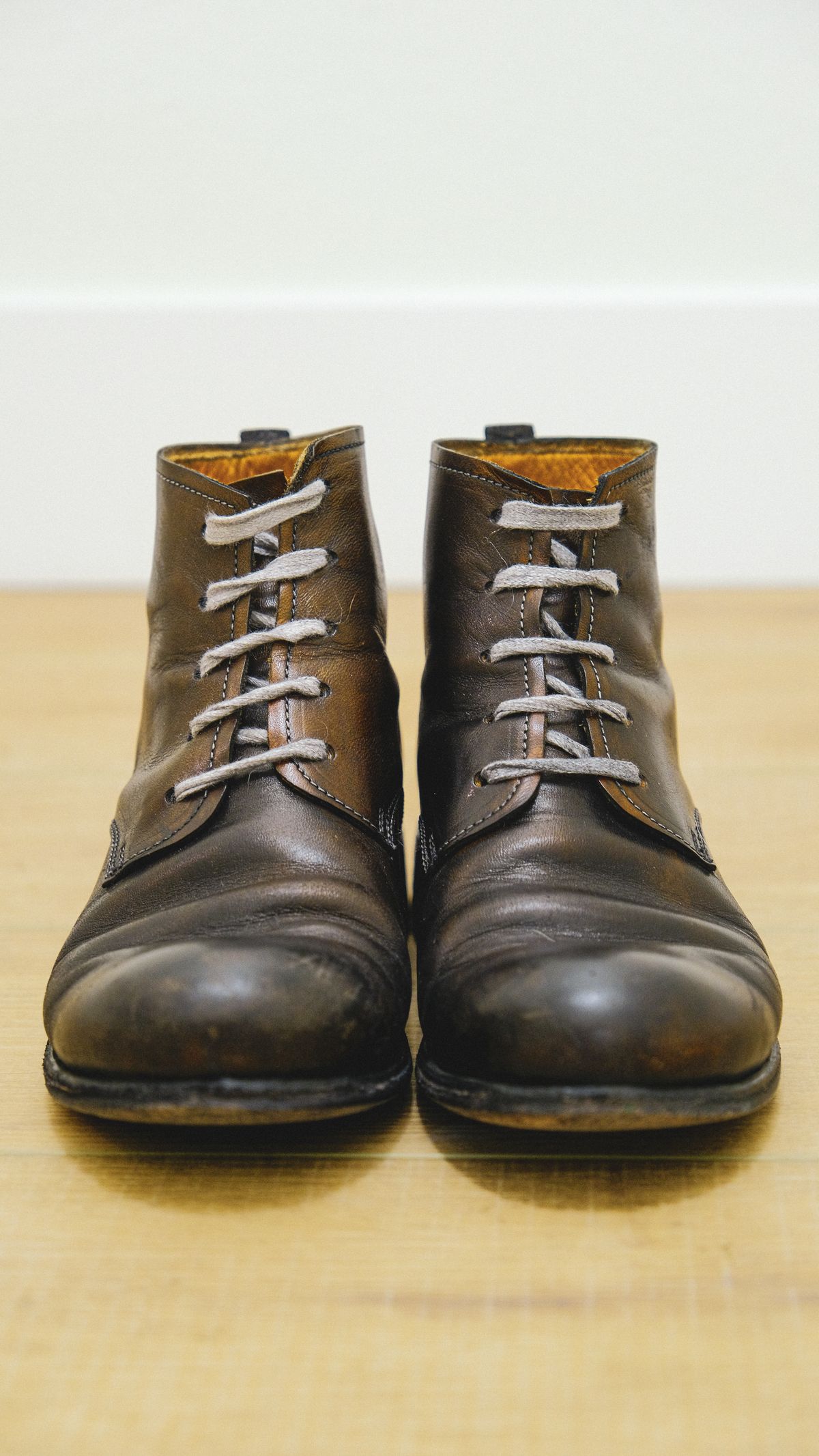 Photo by yuswang on November 3, 2025 of the Dimissinano & Miller Three-piece ankle boot in Horse avant corpo, black.