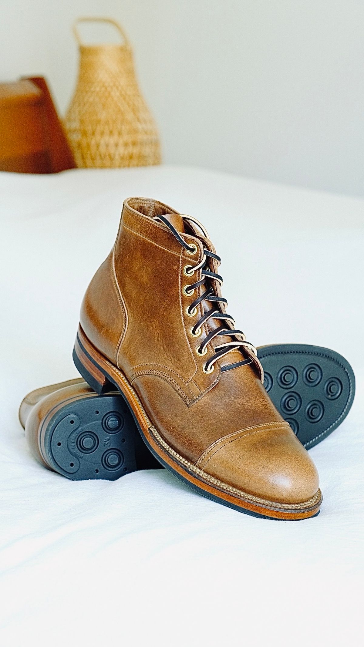 Photo by yuswang on October 8, 2023 of the Viberg Service Boot in Horween Natural Chromexcel.