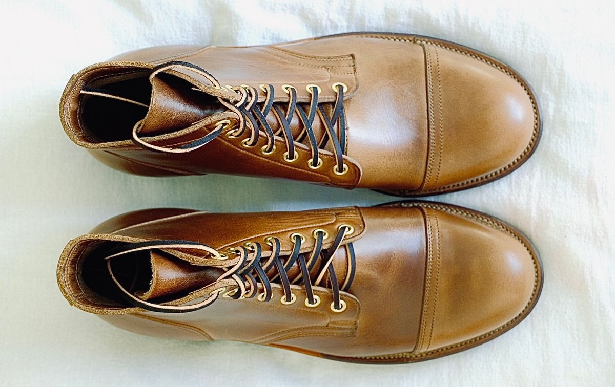 Photo by yuswang on October 8, 2023 of the Viberg Service Boot in Horween Natural Chromexcel.
