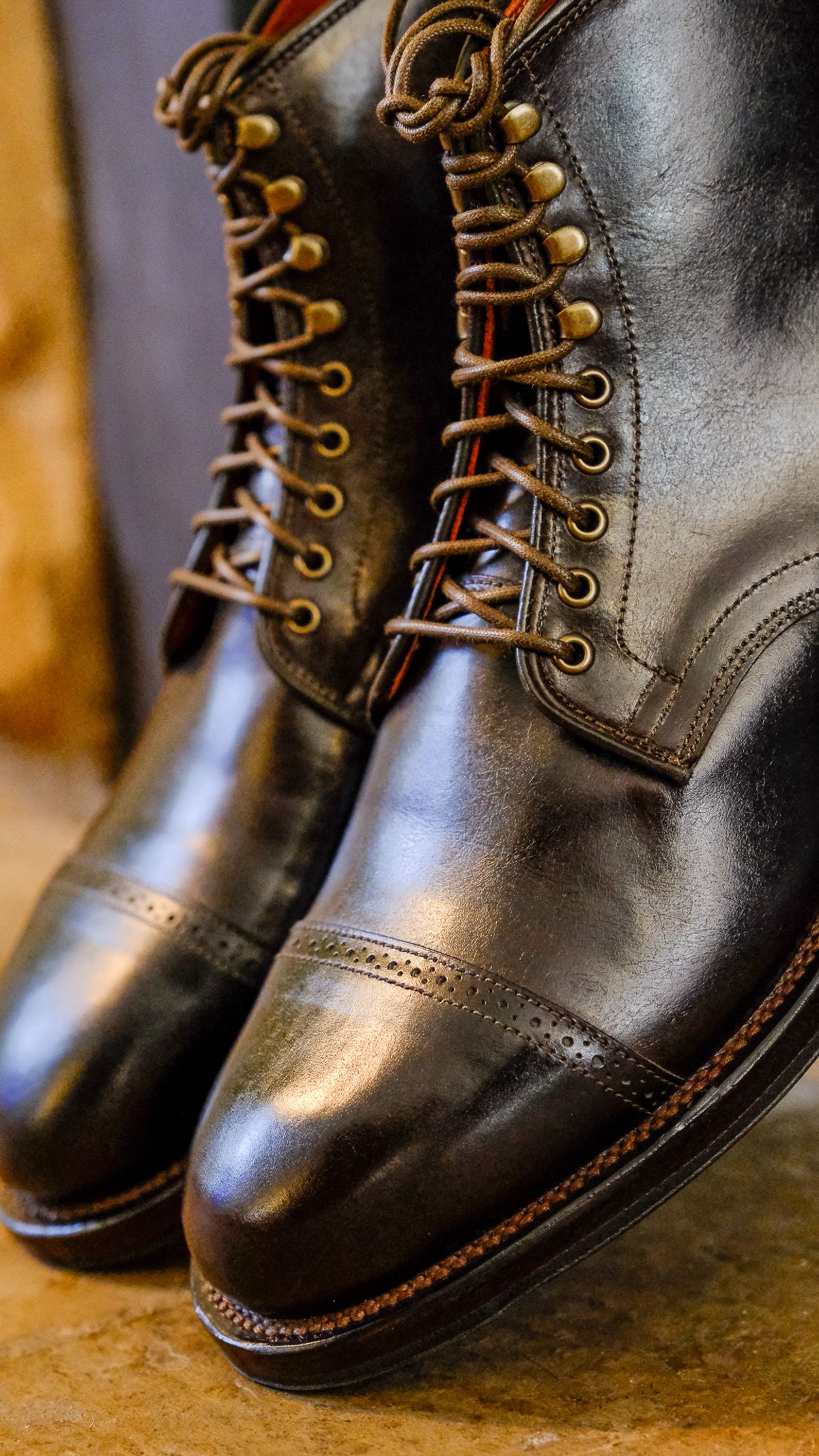 Photo by yuswang on October 3, 2024 of the Viberg Service Boot in Gallun Moose Viking Calf.