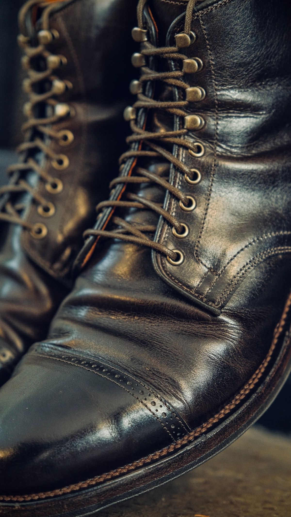 Photo by yuswang on October 22, 2024 of the Viberg Service Boot in Gallun Moose Viking Calf.
