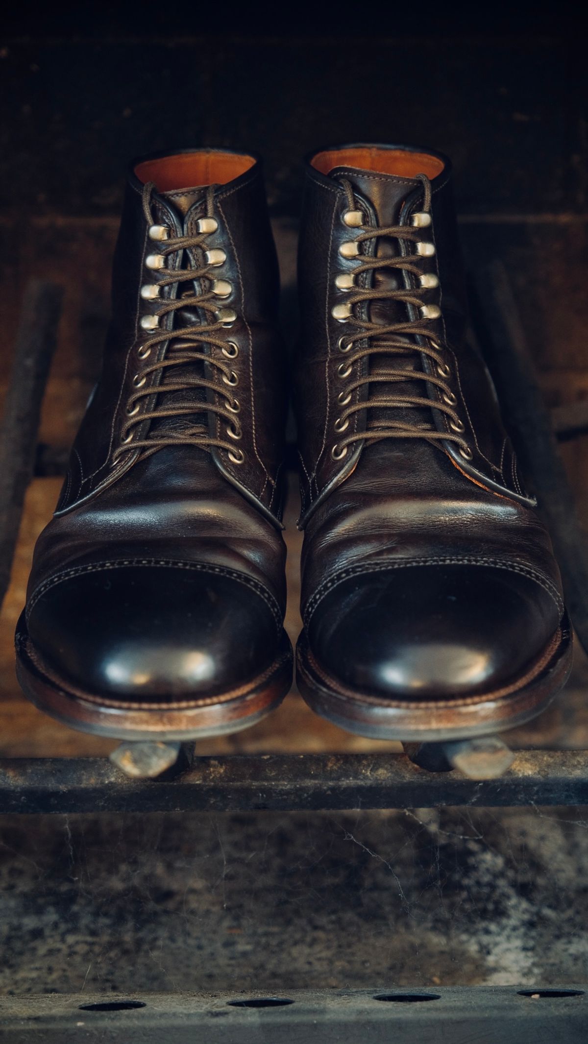 Photo by yuswang on October 22, 2024 of the Viberg Service Boot in Gallun Moose Viking Calf.