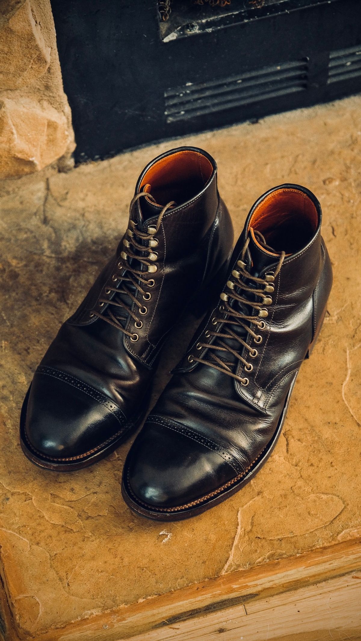 Photo by yuswang on October 22, 2024 of the Viberg Service Boot in Gallun Moose Viking Calf.