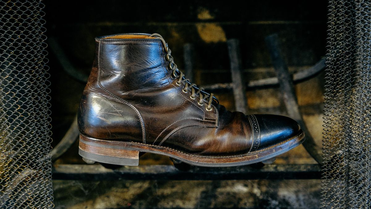 Photo by yuswang on December 2, 2024 of the Viberg Service Boot in Gallun Moose Viking Calf.